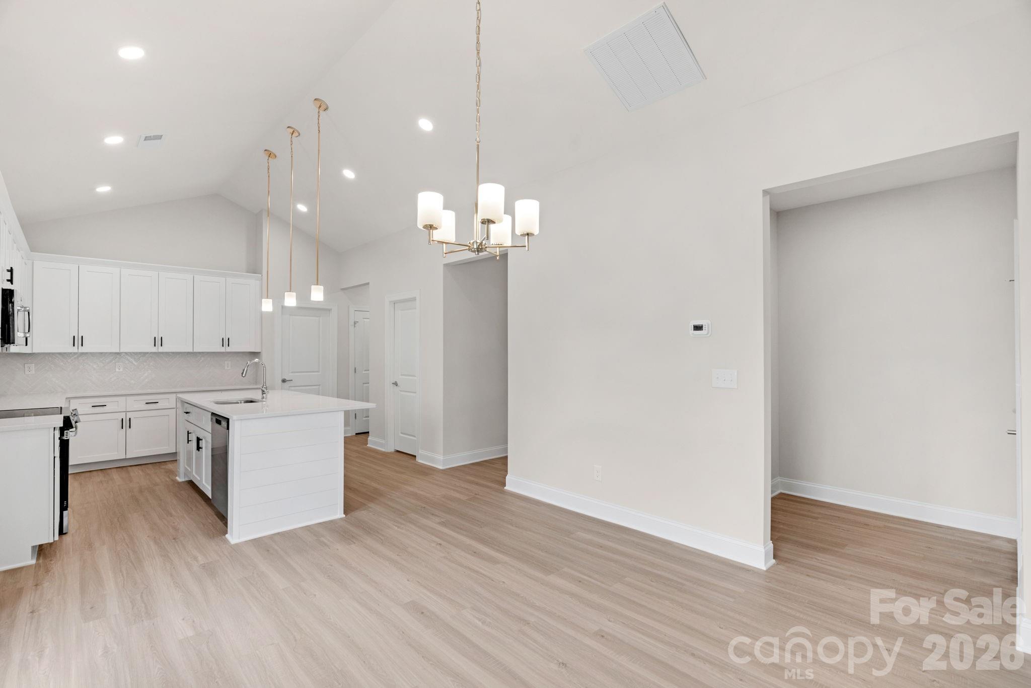 1107 Burke Street Property Photo 8