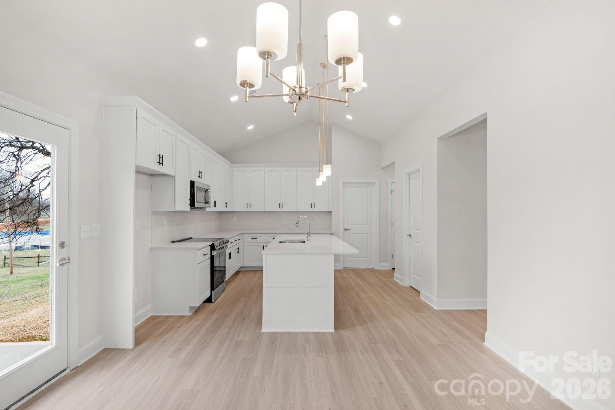 1107 Burke Street Property Photo 9