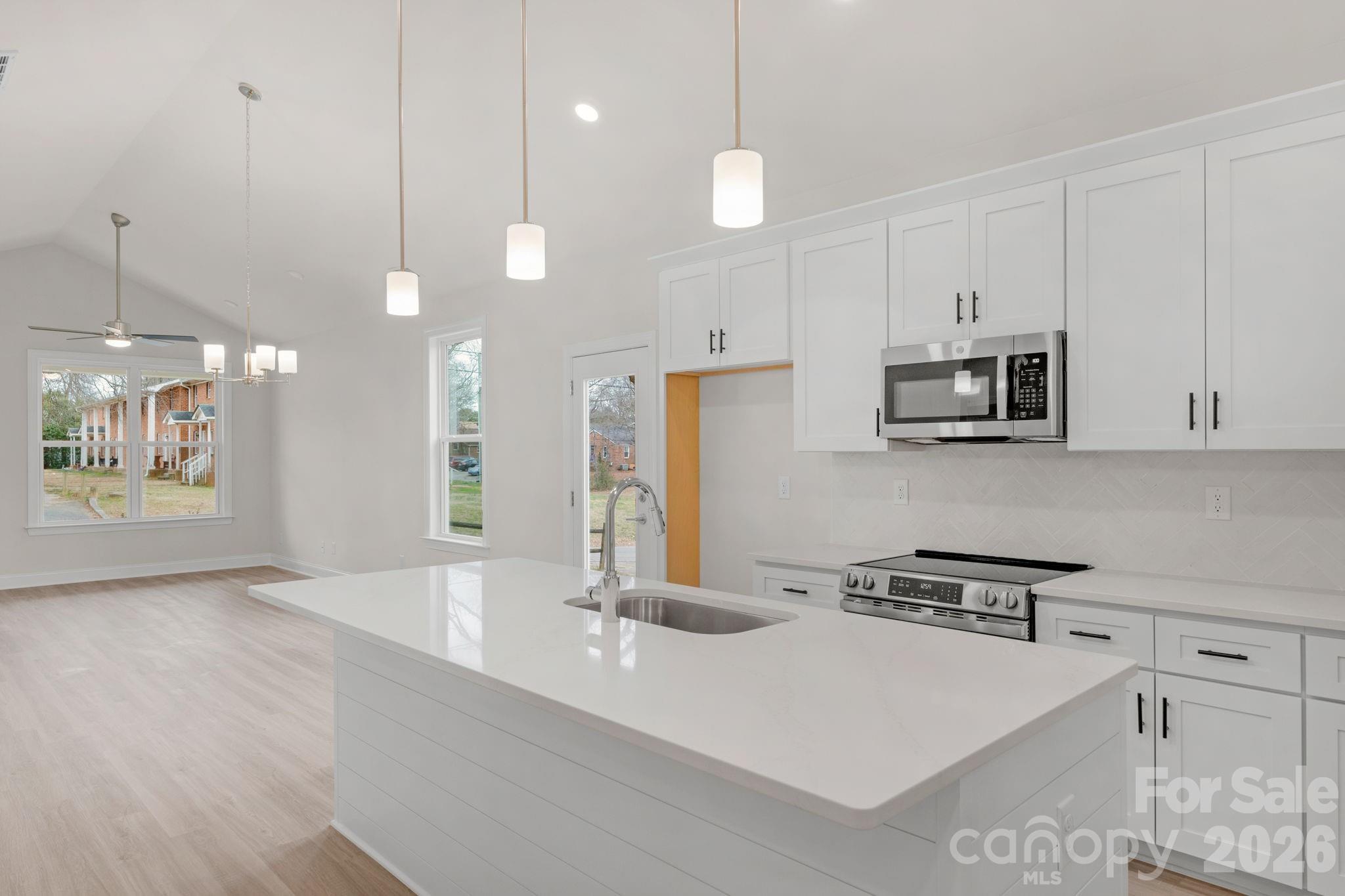1107 Burke Street Property Photo 14