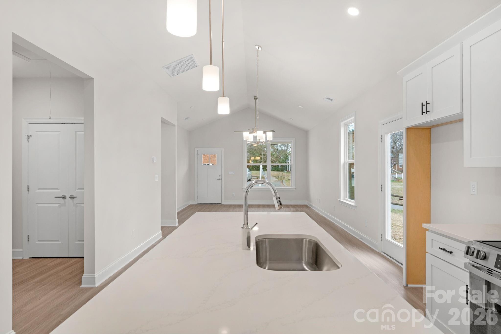 1107 Burke Street Property Photo 15