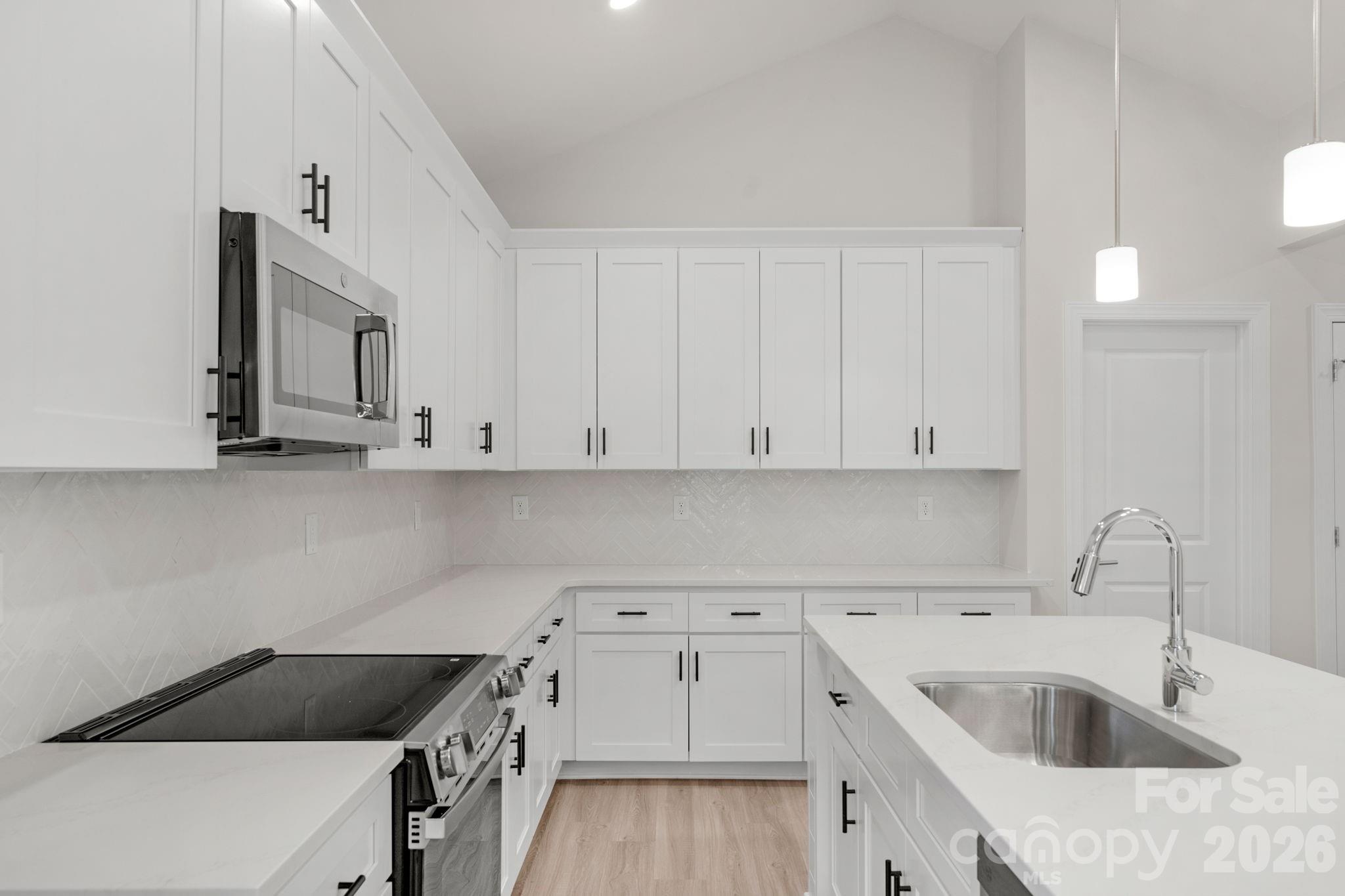 1107 Burke Street Property Photo 16