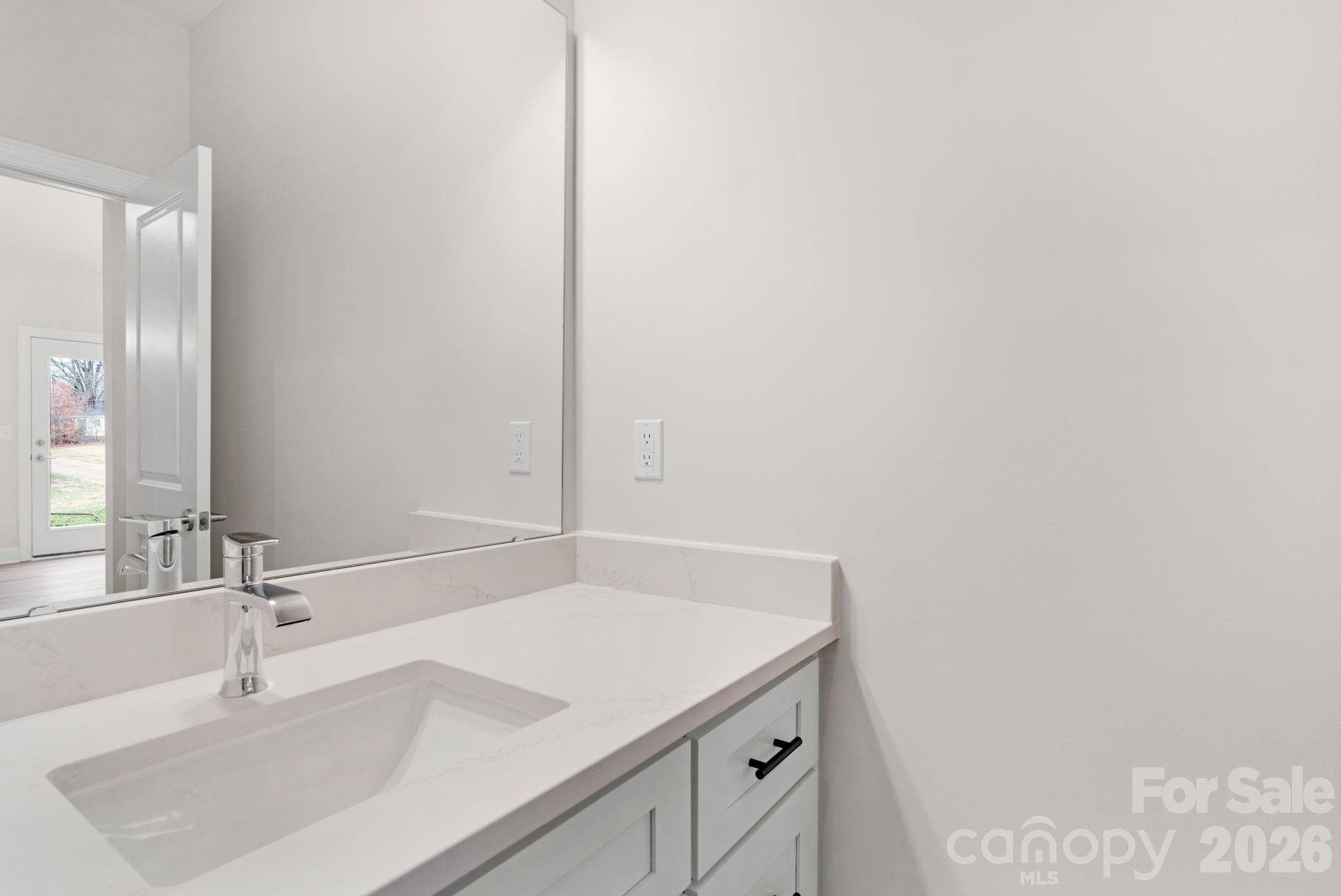 1107 Burke Street Property Photo 19