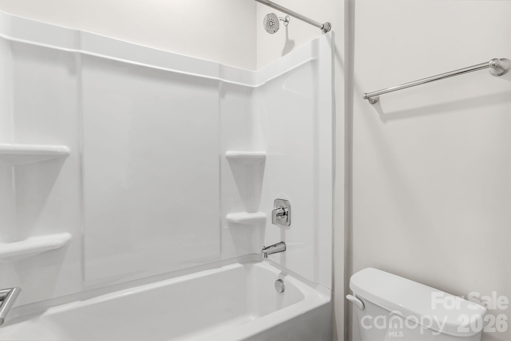 1107 Burke Street Property Photo 20