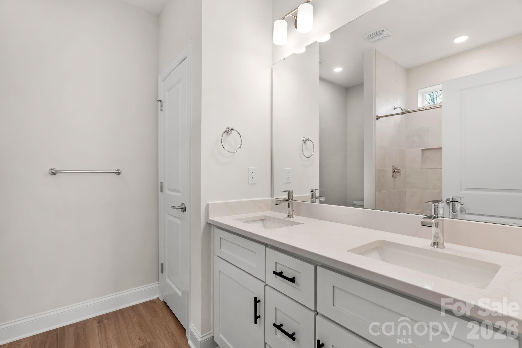 1107 Burke Street Property Photo 23