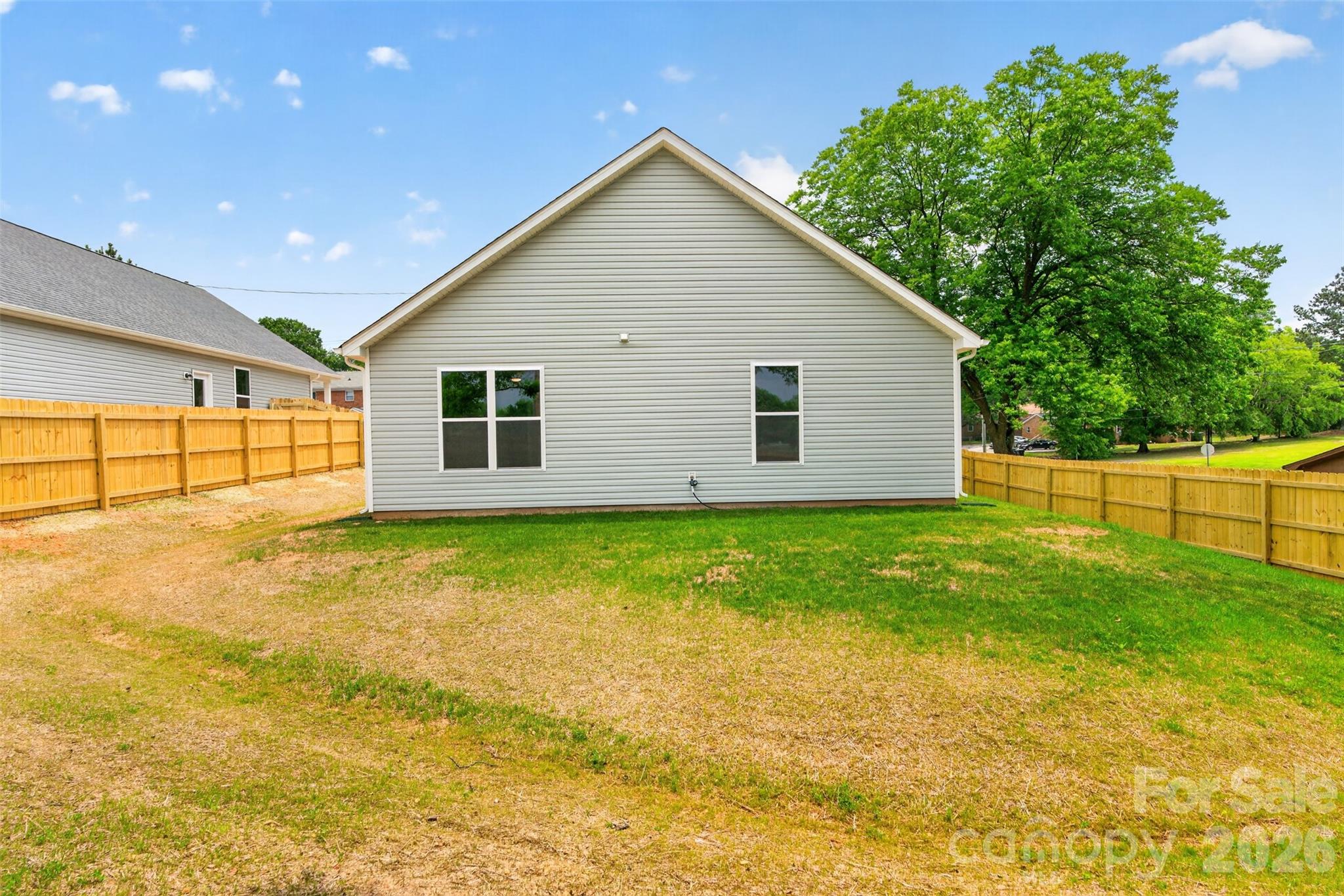 1107 Burke Street Property Photo 26