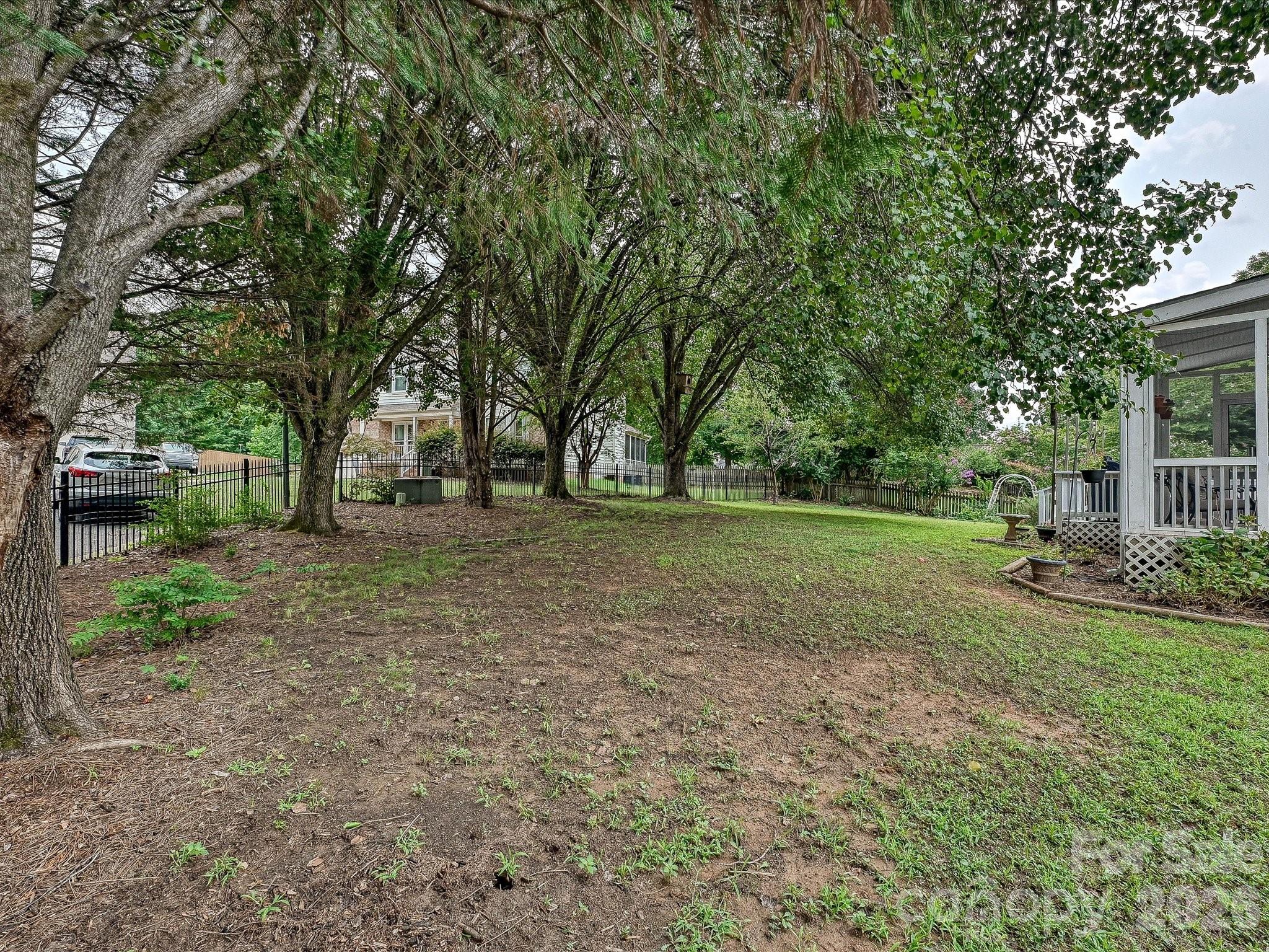 2805 Peverell Lane Property Photo 34