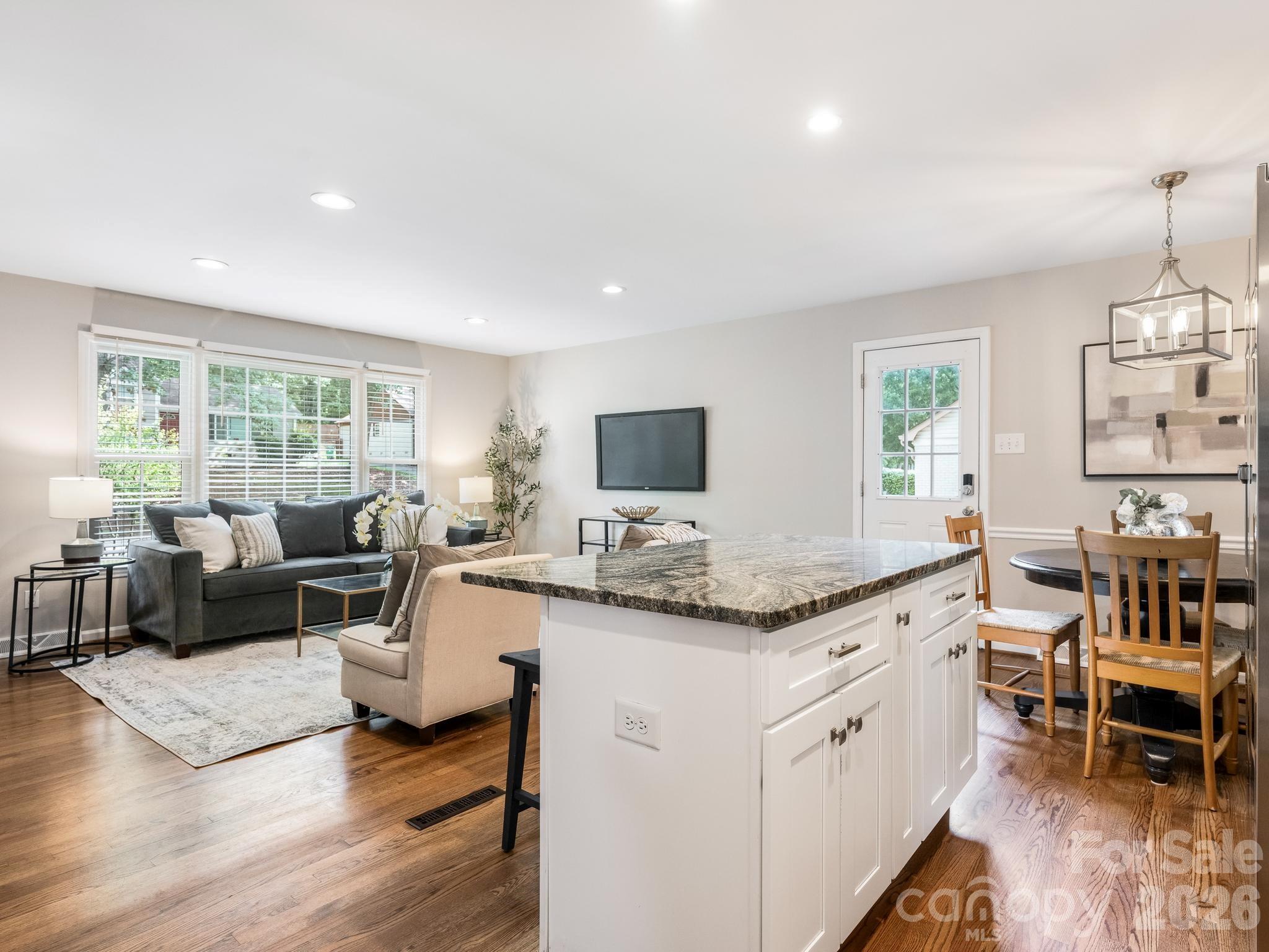 7518 Riding Trail Road Property Photo 10