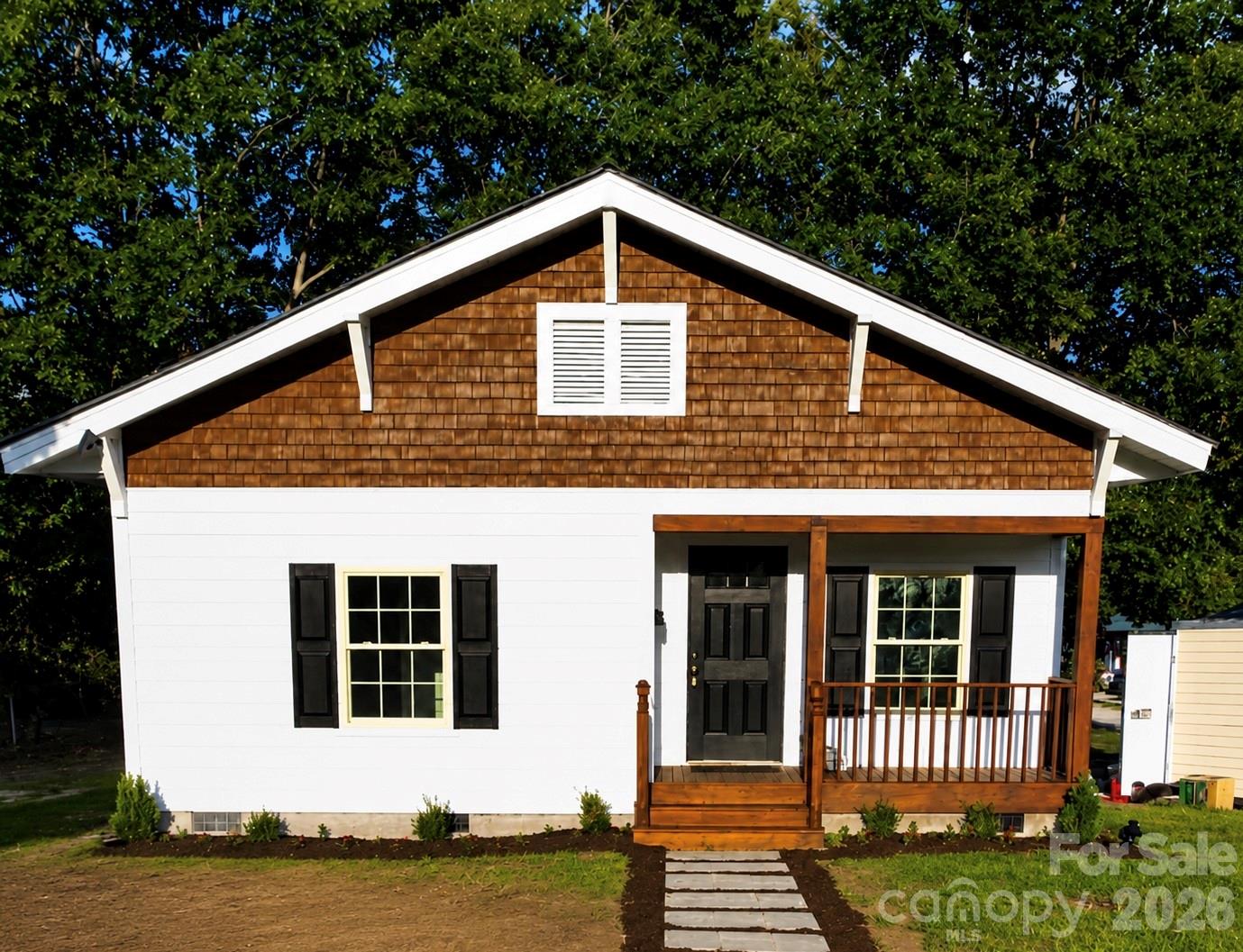 207 Chestnut Street Property Photo 1