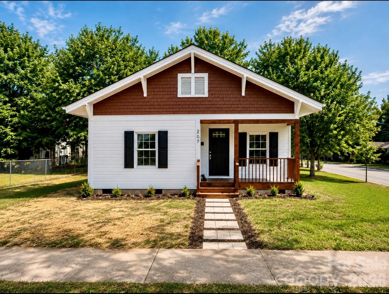 207 Chestnut Street Property Photo 1