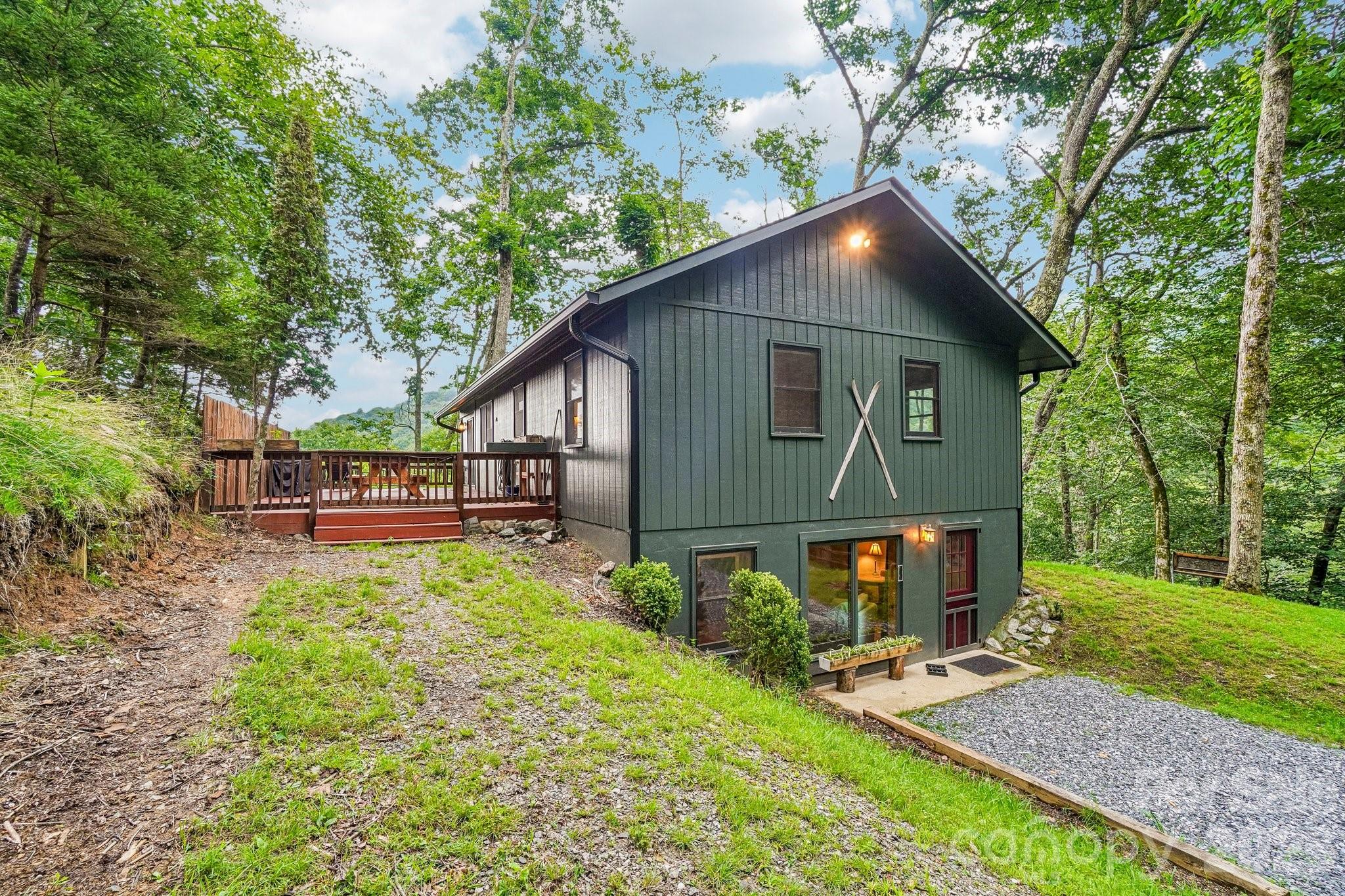 673 Chestnut Lane Property Photo 1