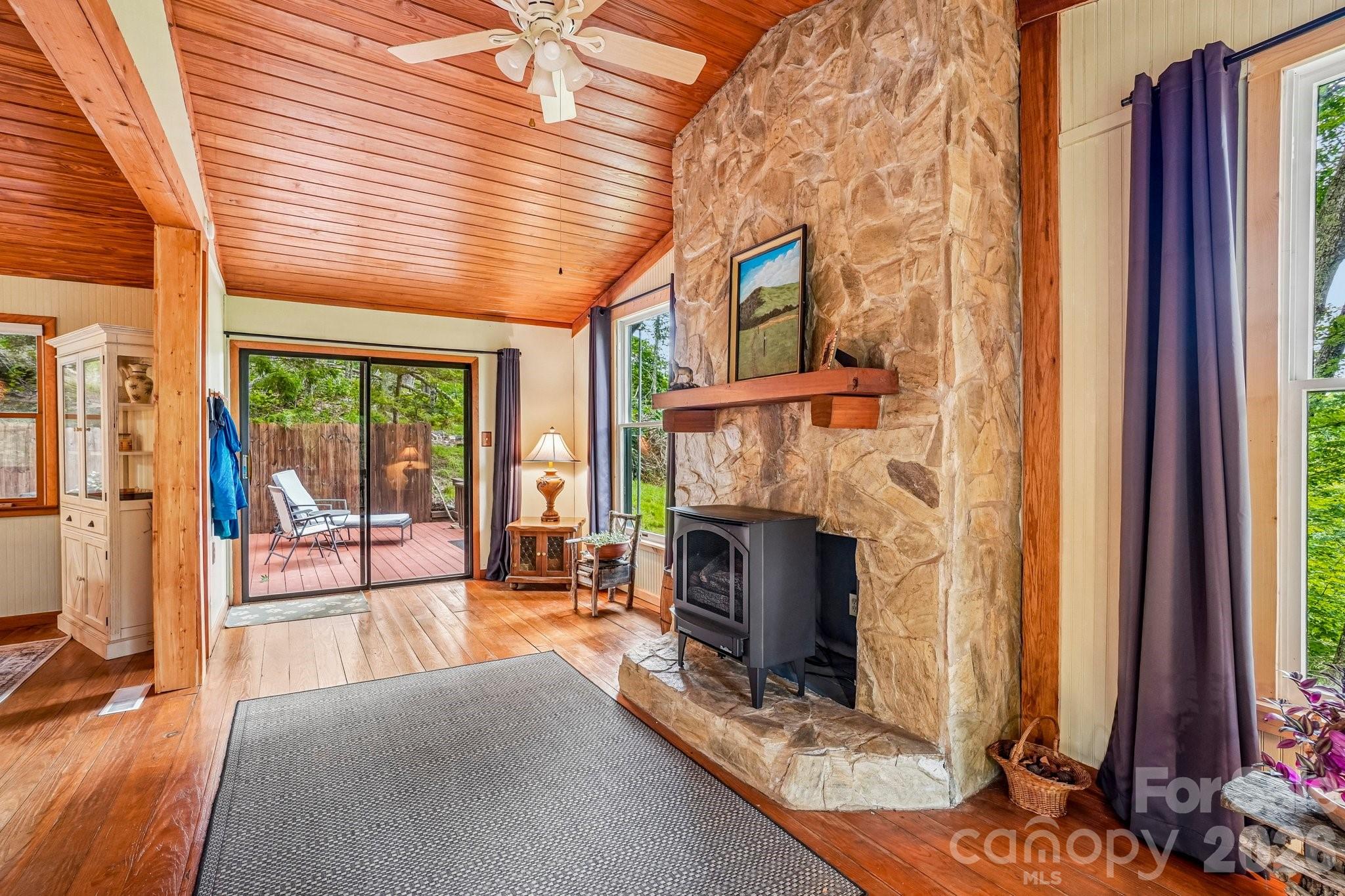 673 Chestnut Lane Property Photo 16