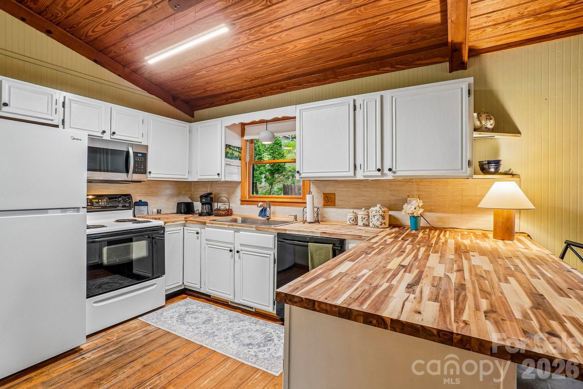 673 Chestnut Lane Property Photo 21