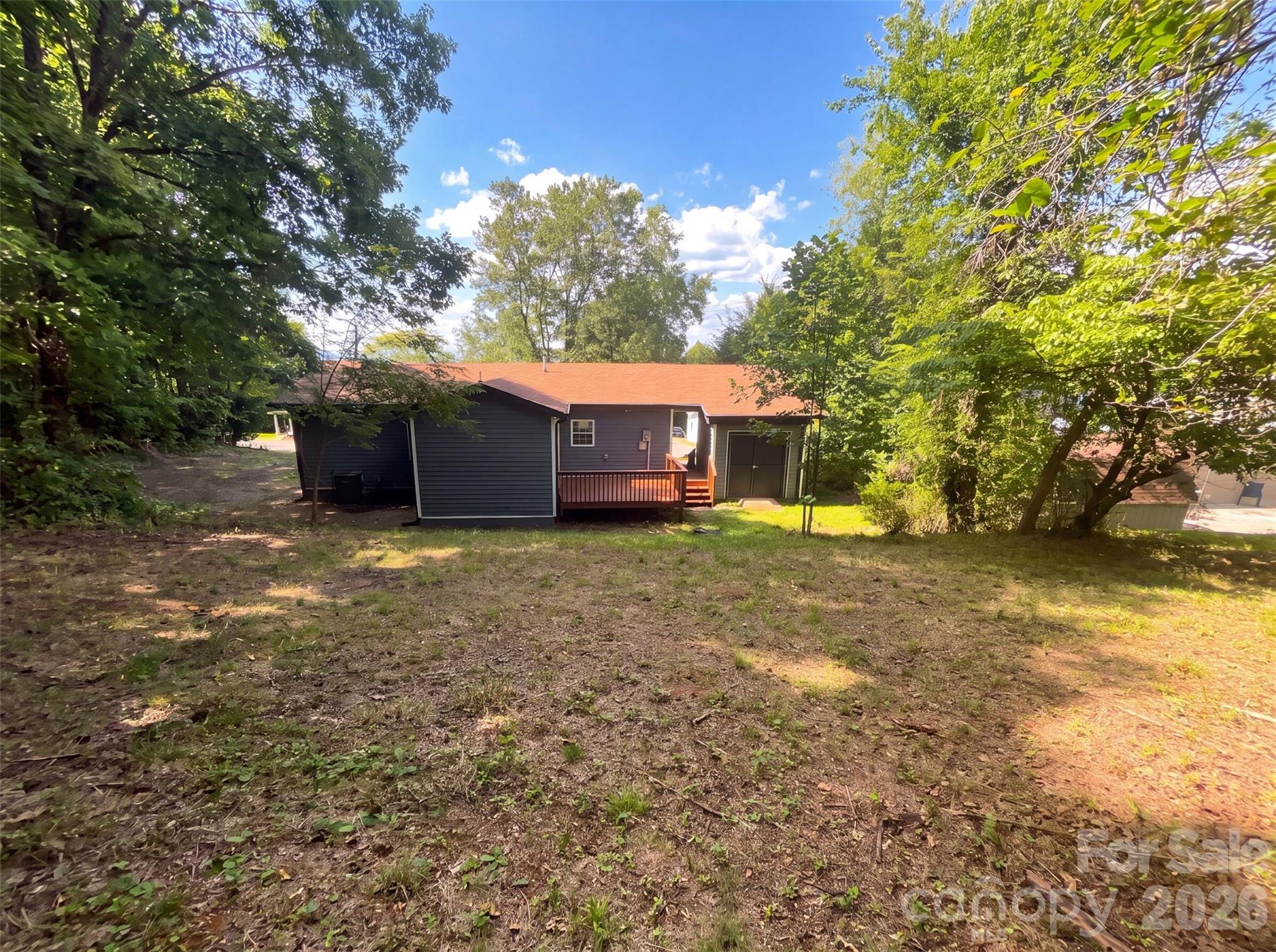 915 Kenham Place Property Photo 5