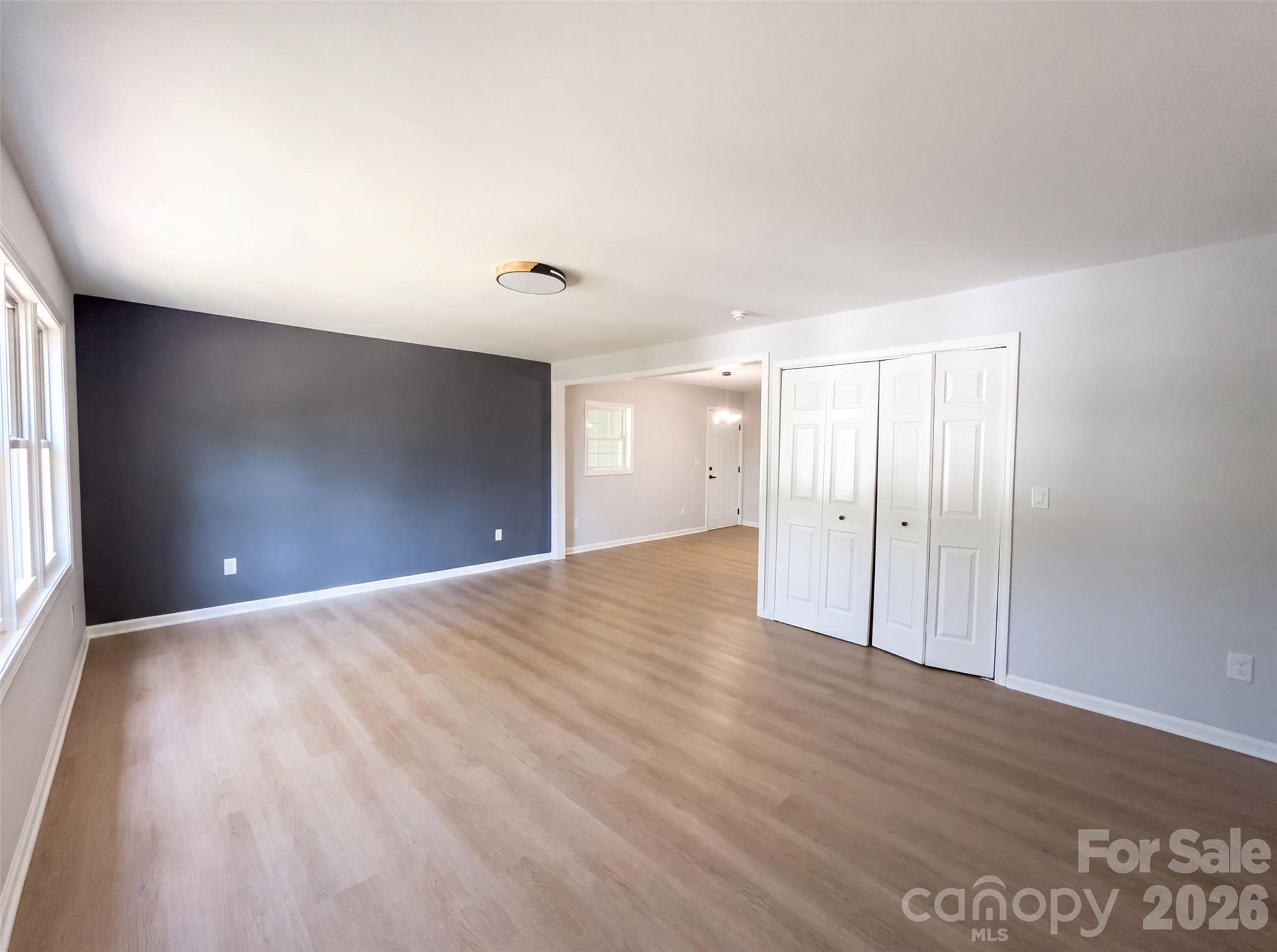 915 Kenham Place Property Photo 6