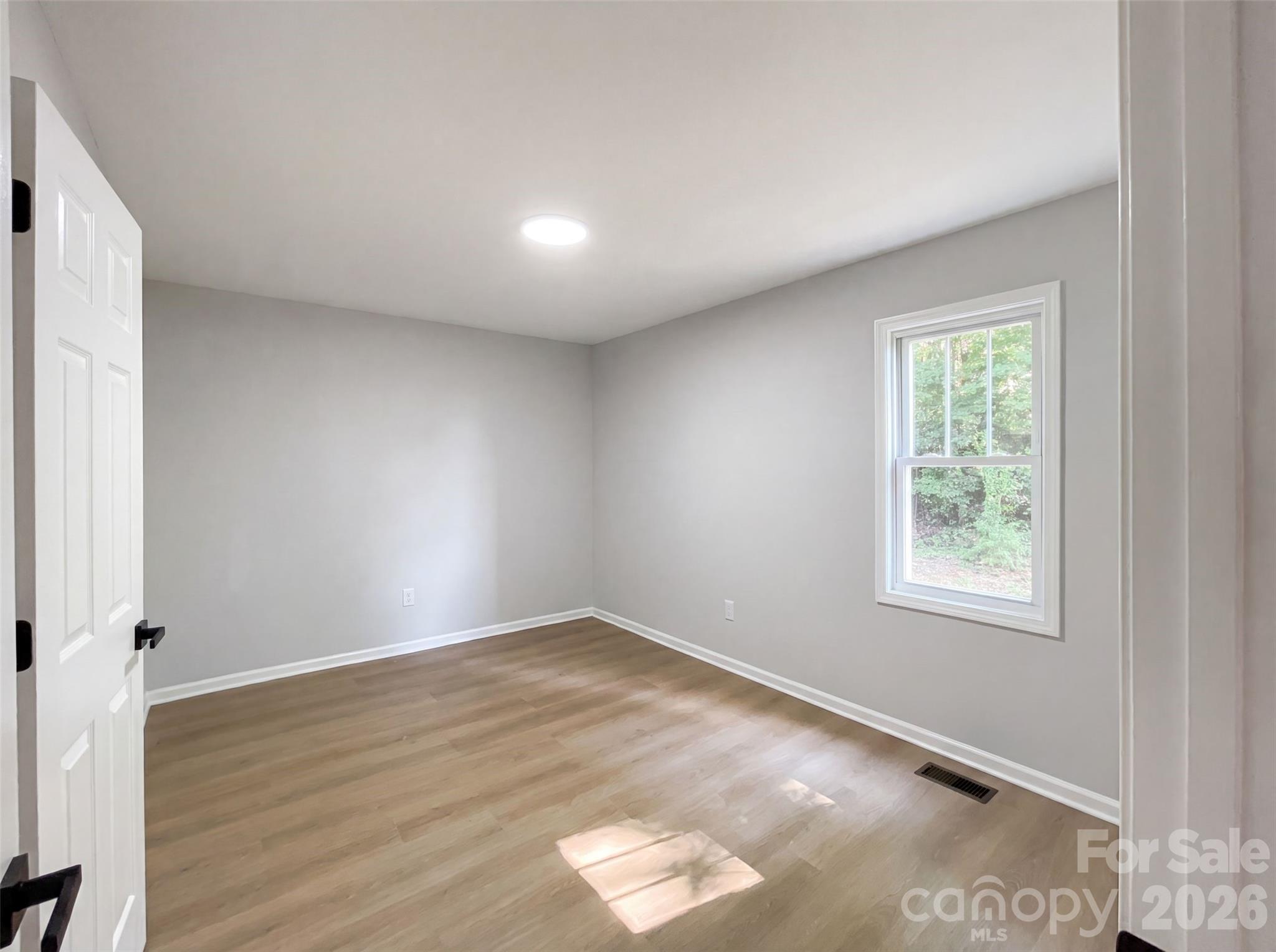 915 Kenham Place Property Photo 11