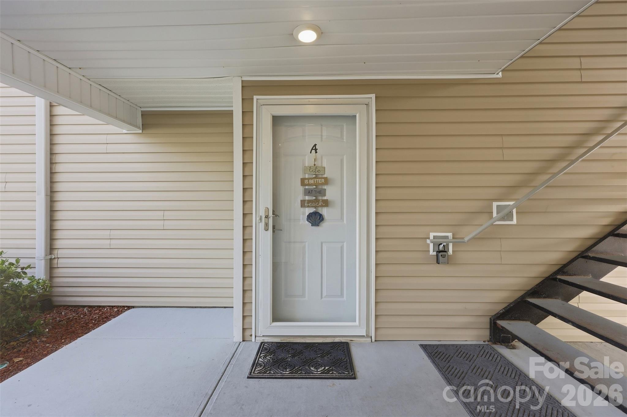 2187 Clearwater Drive A Property Photo 6