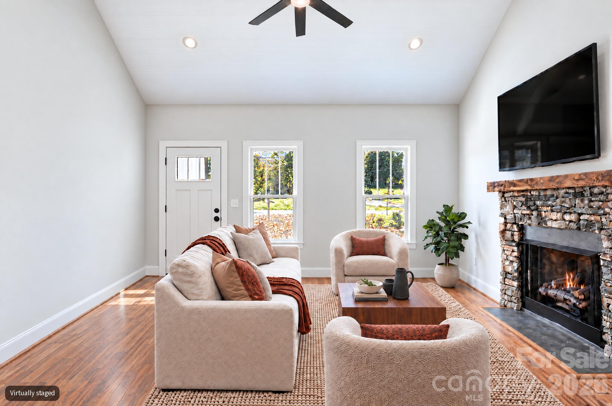 186 O Farrell Street Property Photo 10