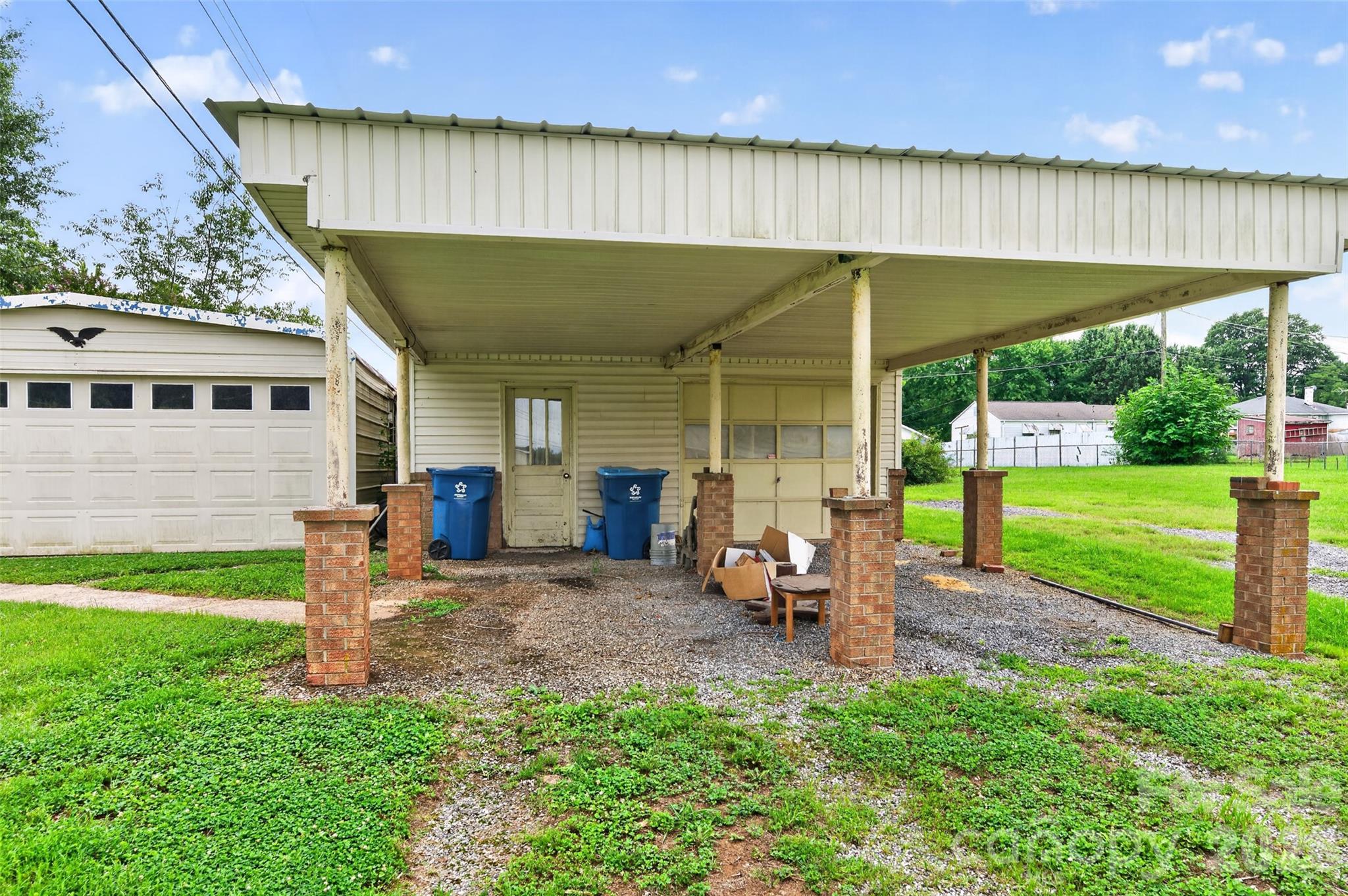 165 34th Street Property Photo 4