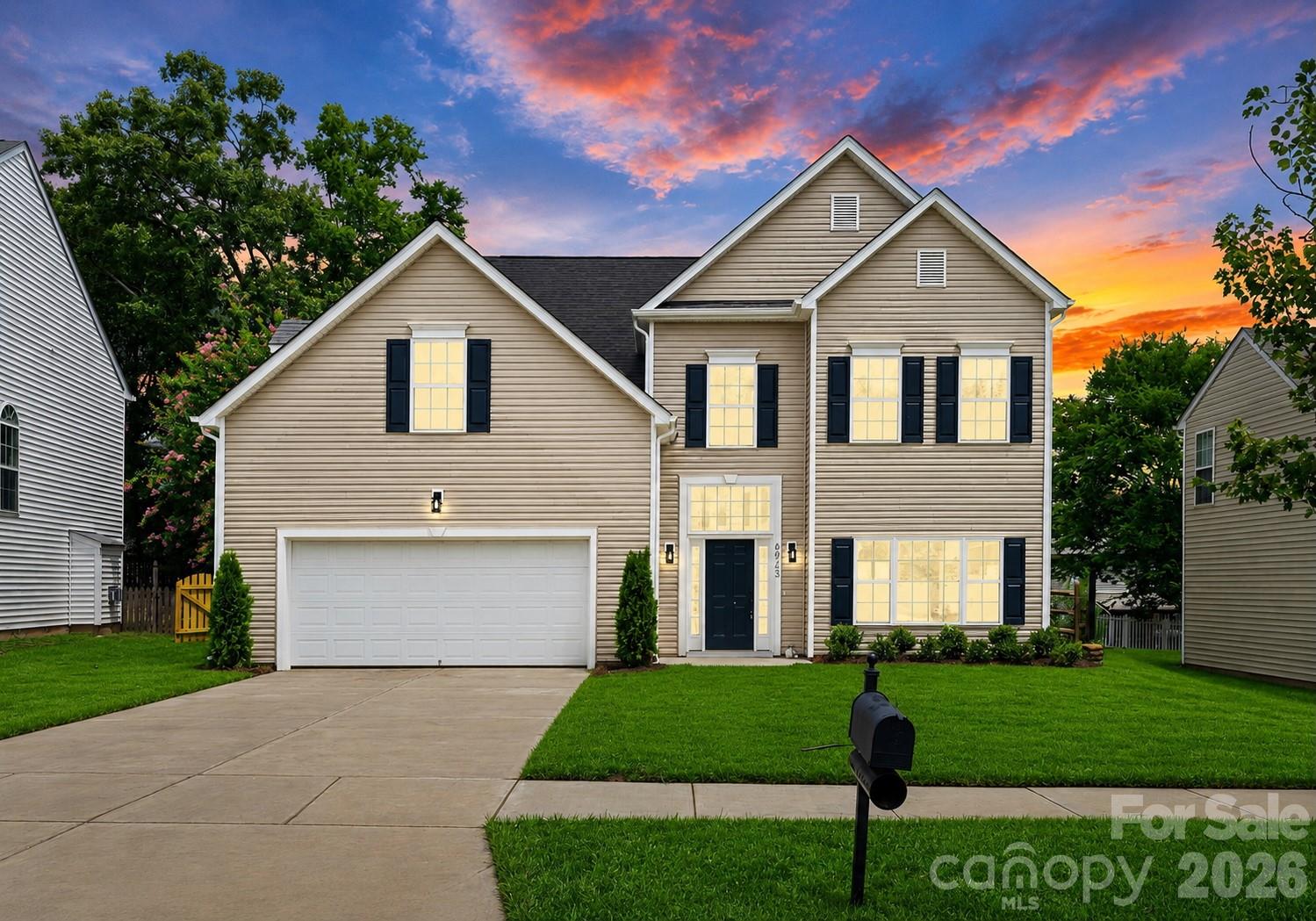 6923 Cascade Dream Court Property Photo 1
