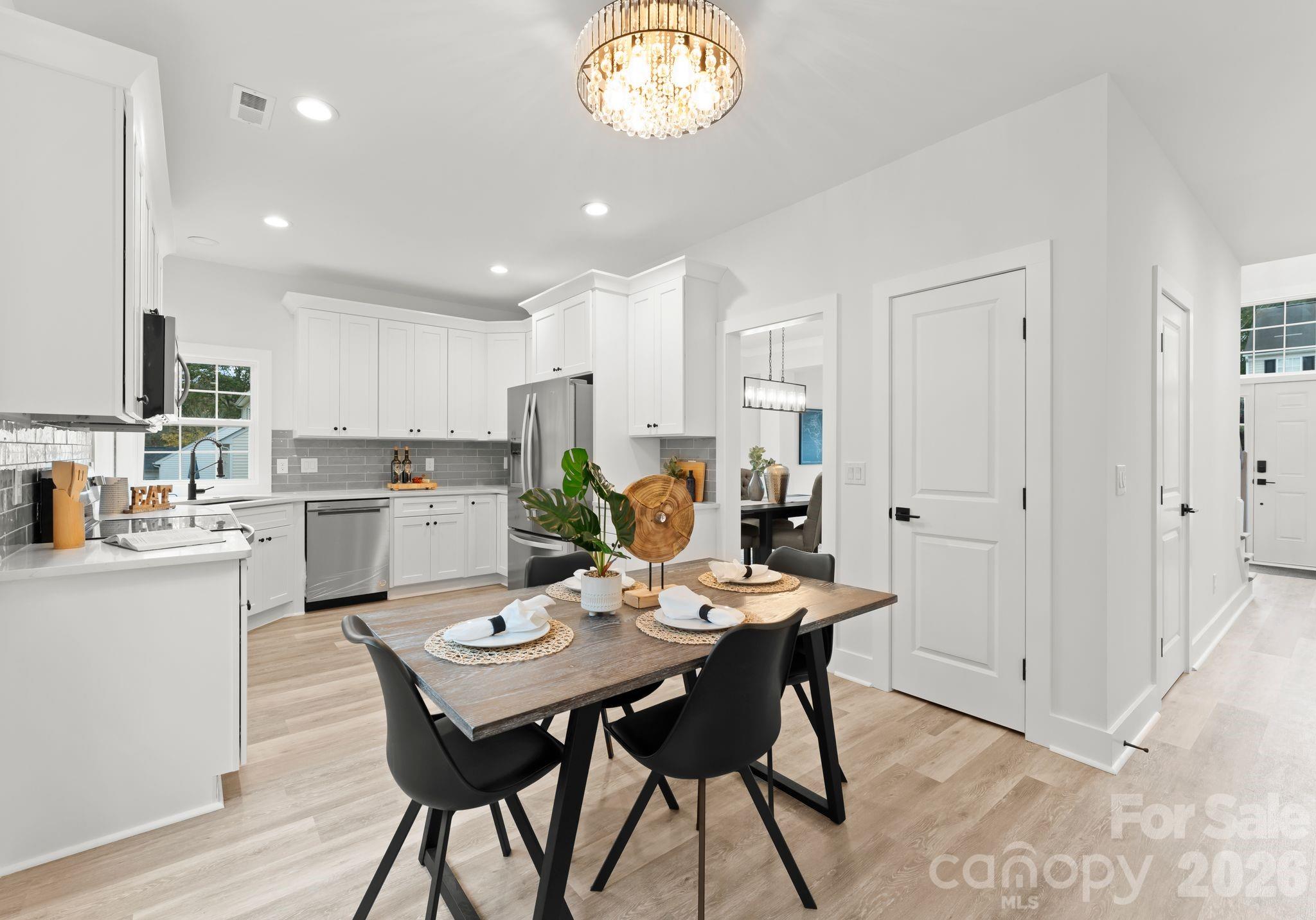 6923 Cascade Dream Court Property Photo 11