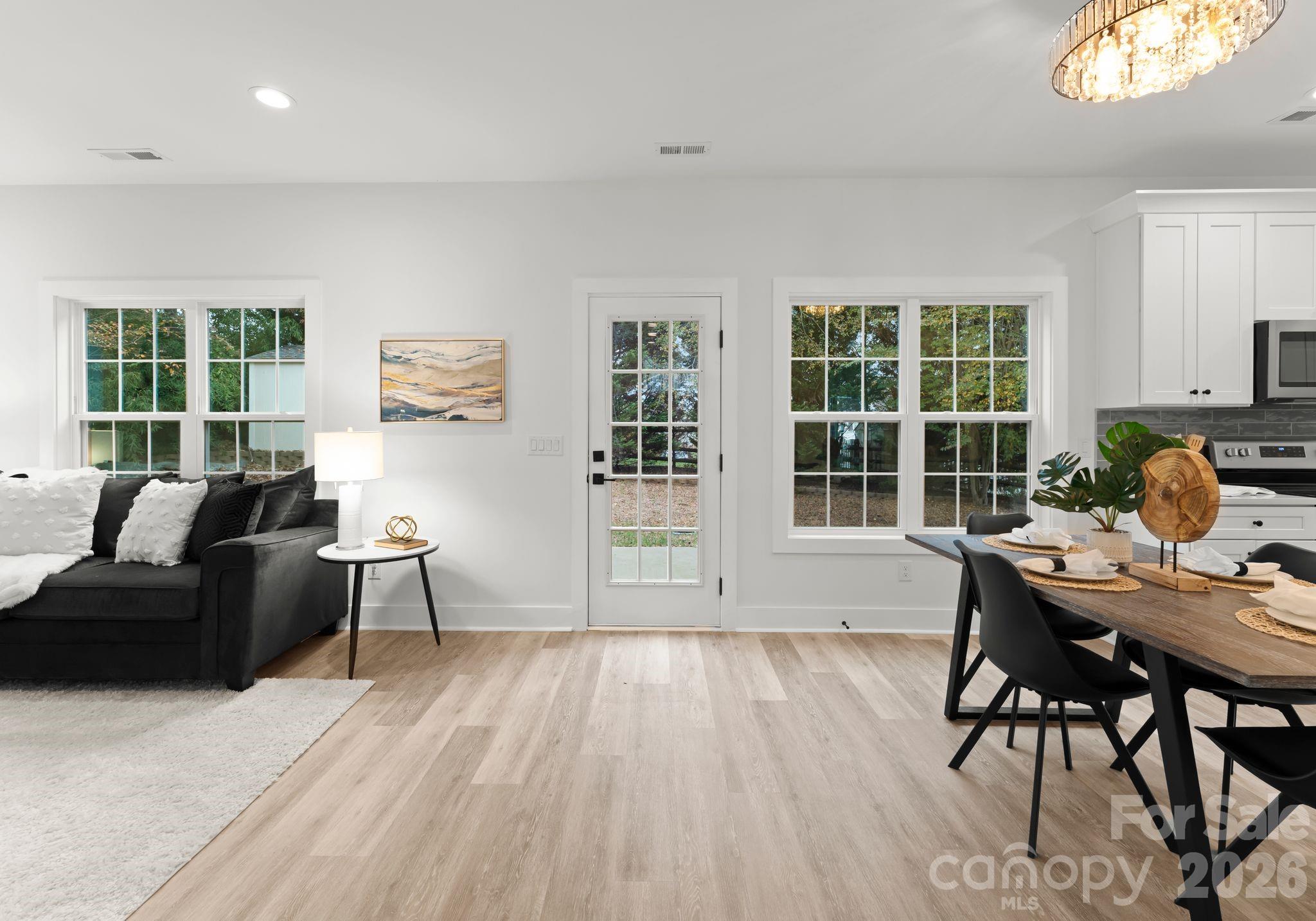 6923 Cascade Dream Court Property Photo 18