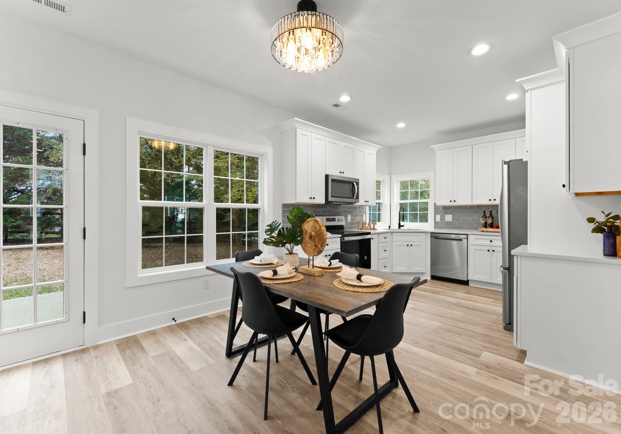 6923 Cascade Dream Court Property Photo 19