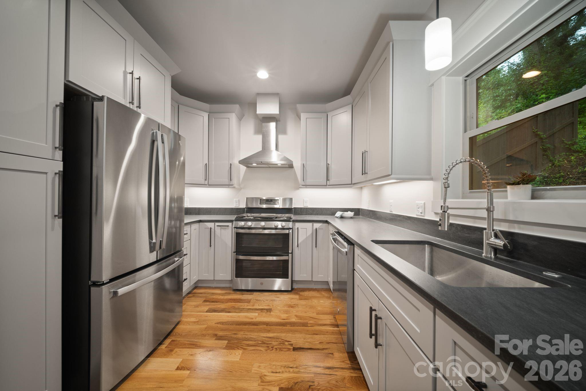 93 Glendale Avenue Property Photo 14