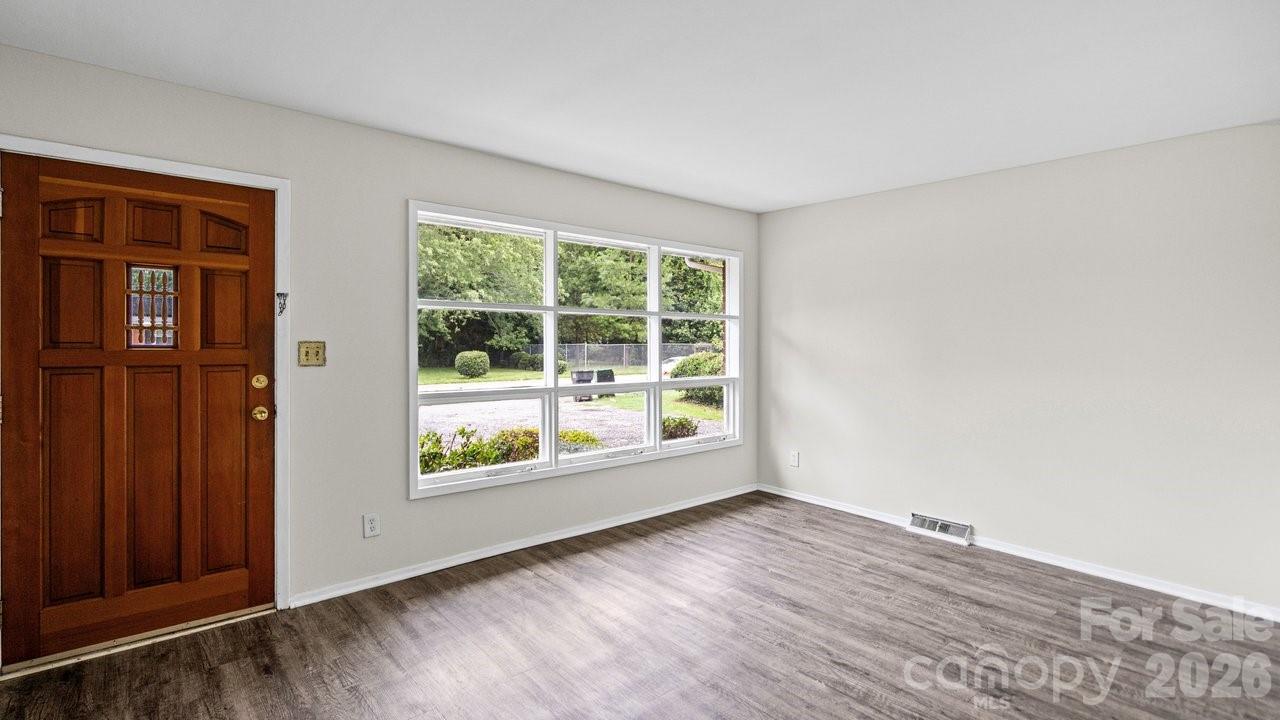 634 Kentbrook Drive Property Photo 5