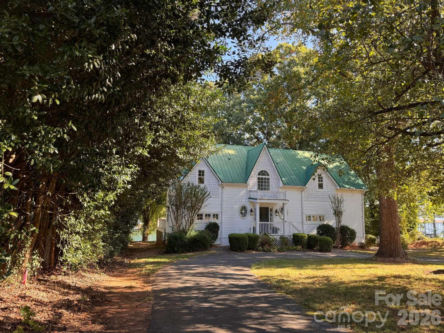 537 Stutts Road Property Photo 1