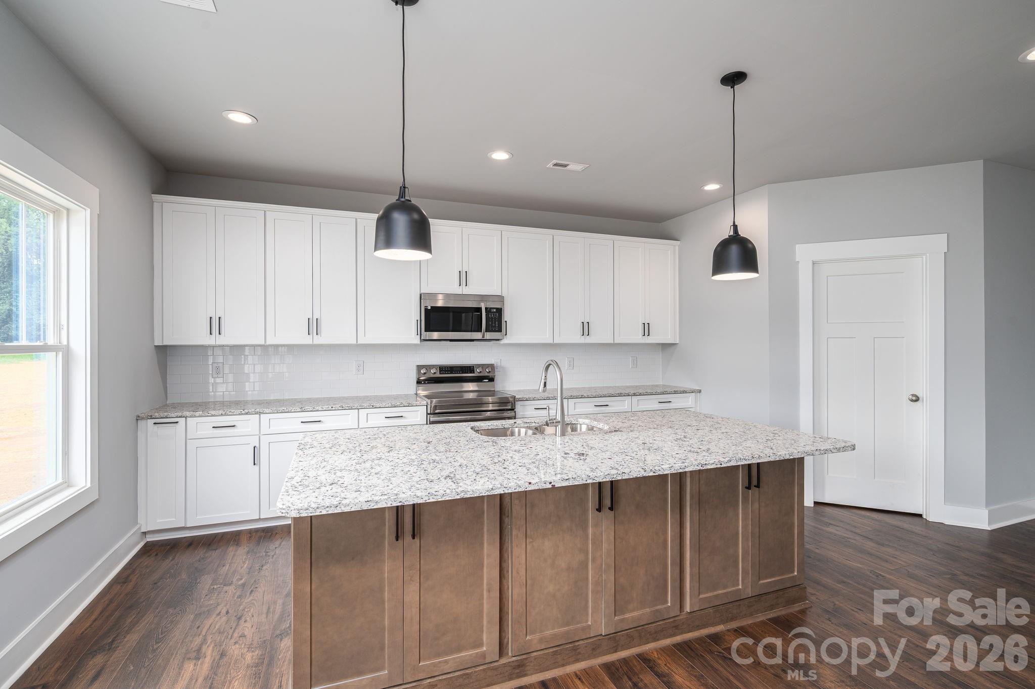 1349 Zeb Haynes Road Property Photo 4