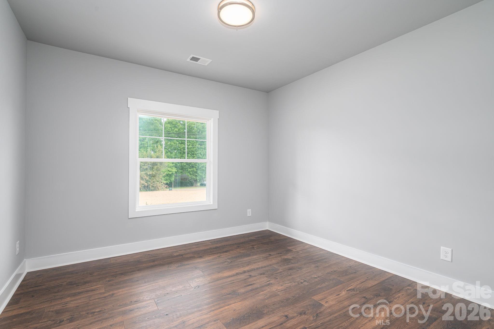 1349 Zeb Haynes Road Property Photo 17