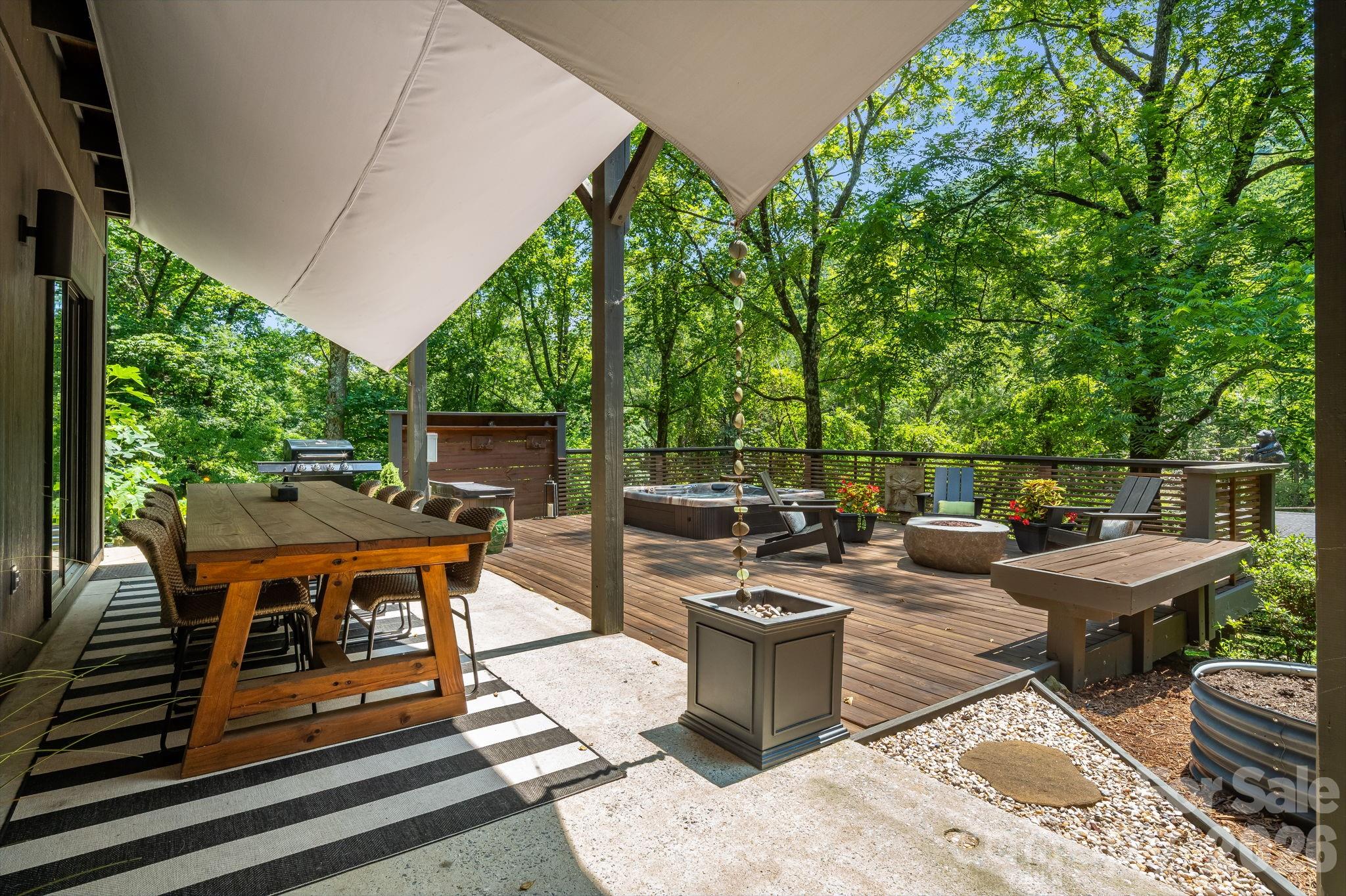 2752 Gerton Highway Property Photo 40