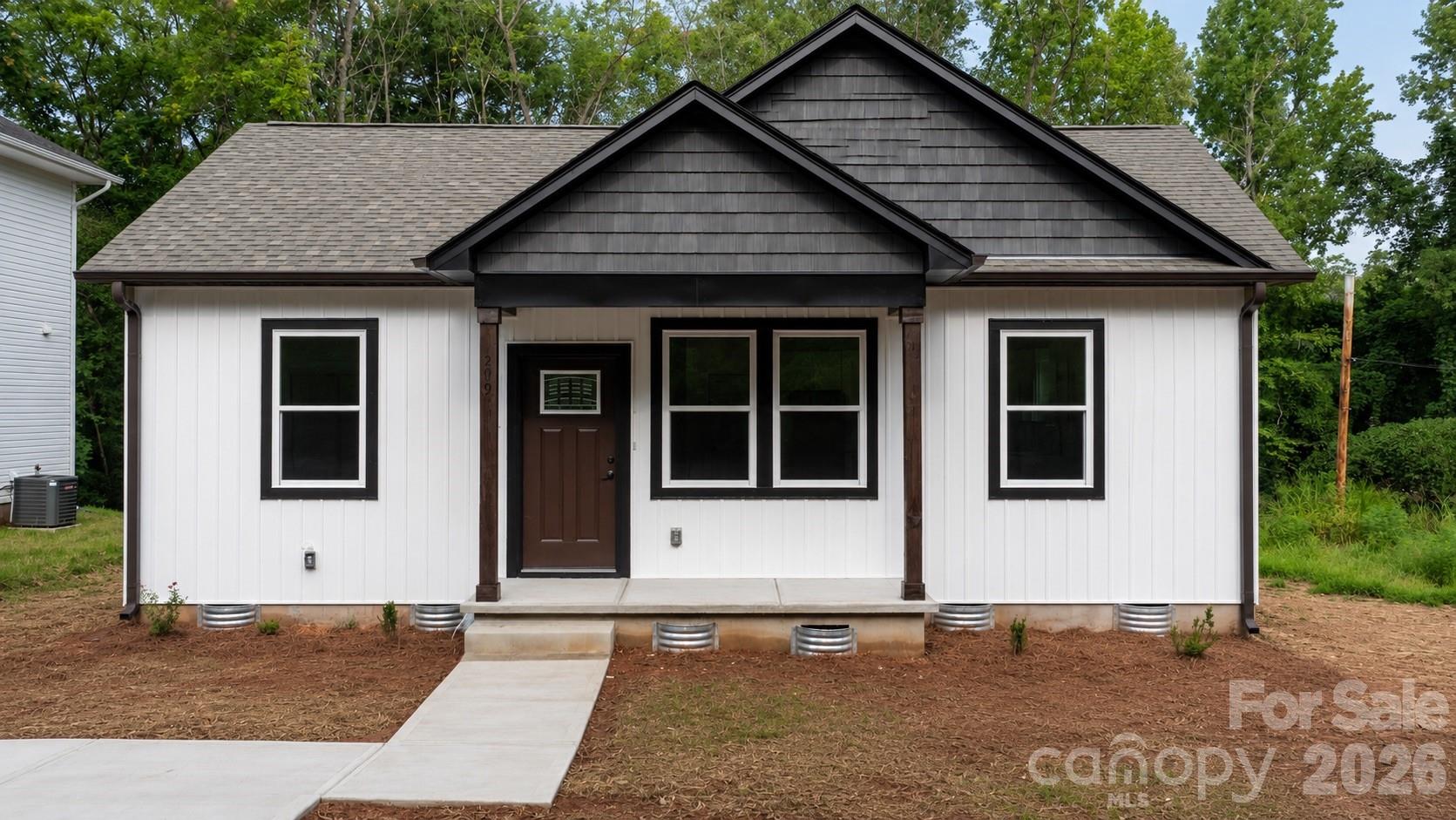 209 Knott Street Property Photo 1