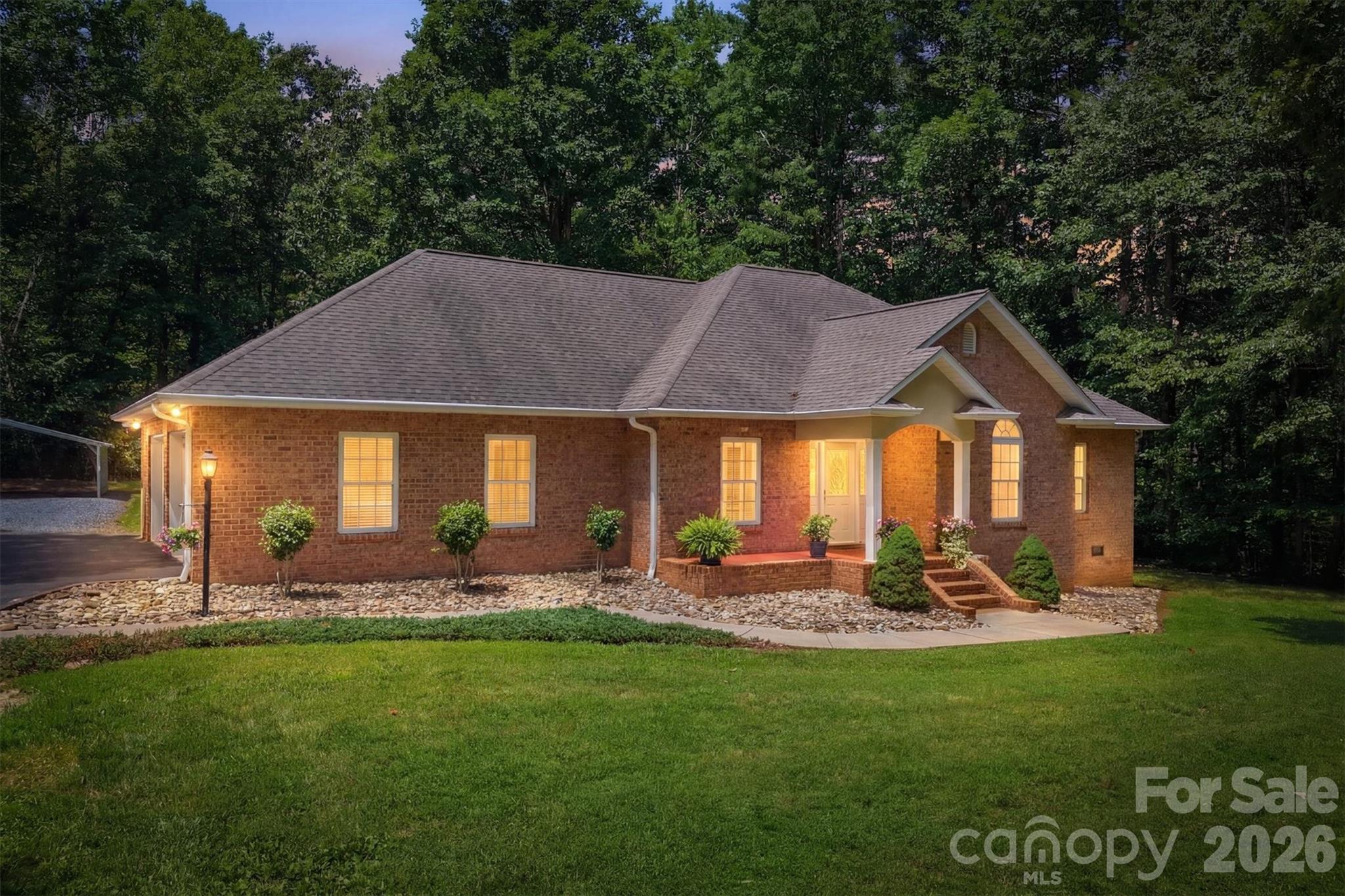 5572 Hayes Waters Road Property Photo 1