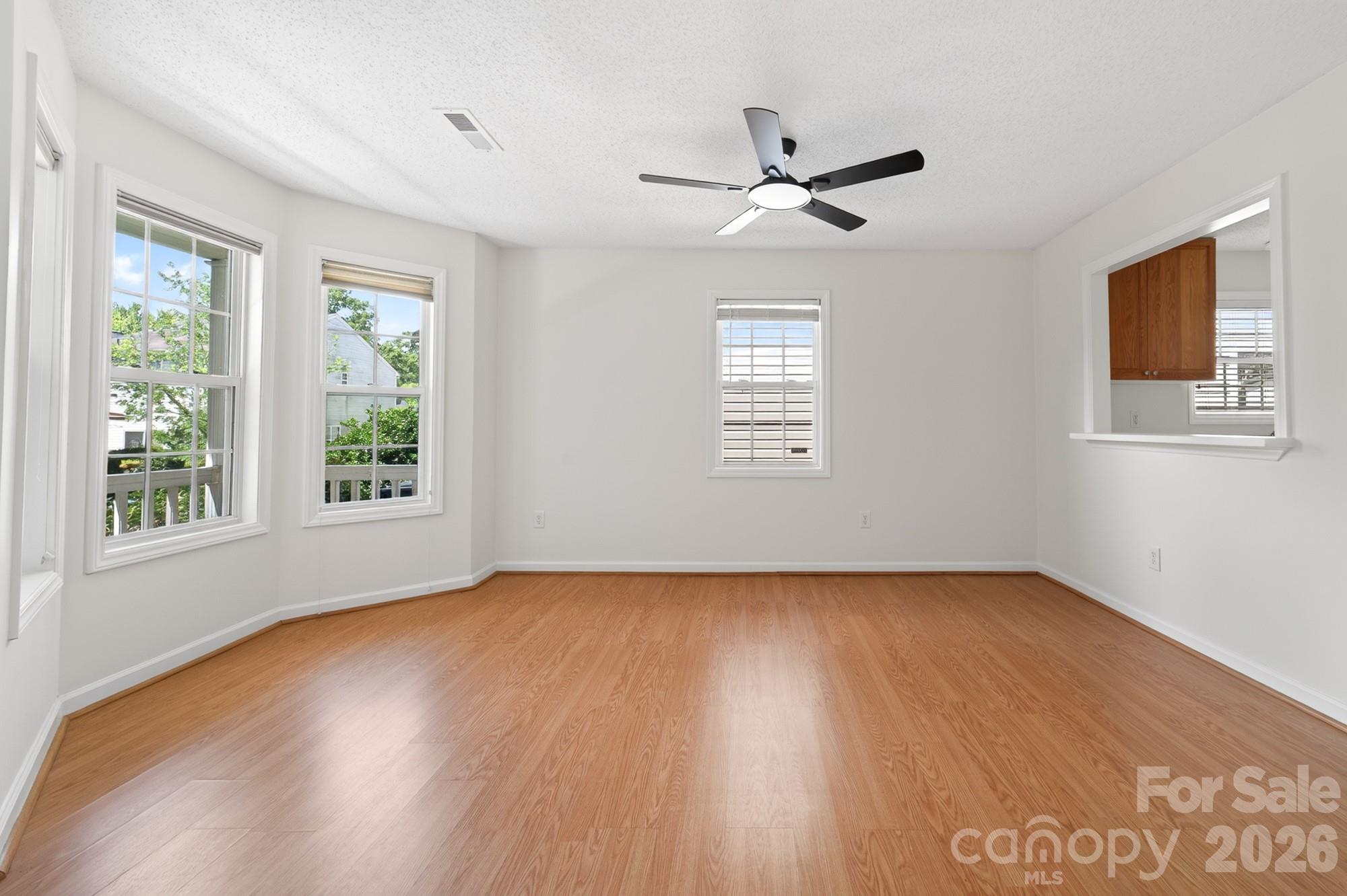 524 Jakes Ridge Lane Property Photo 3