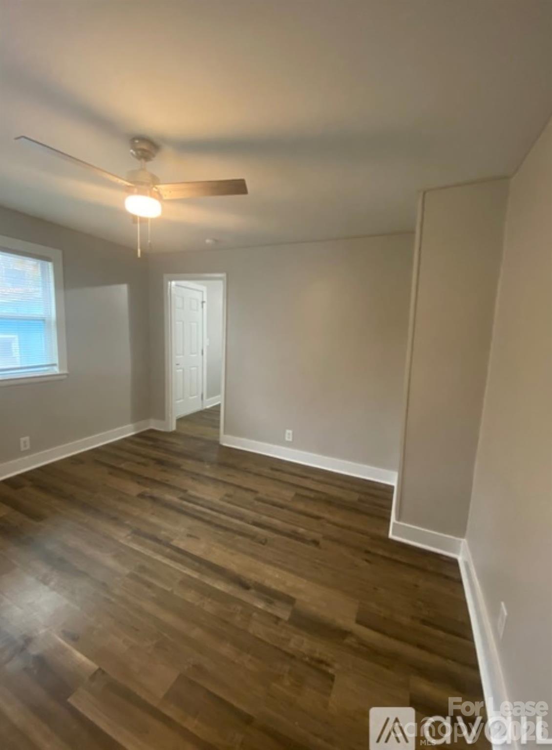 3128/3130 Ridge Avenue Property Photo 3