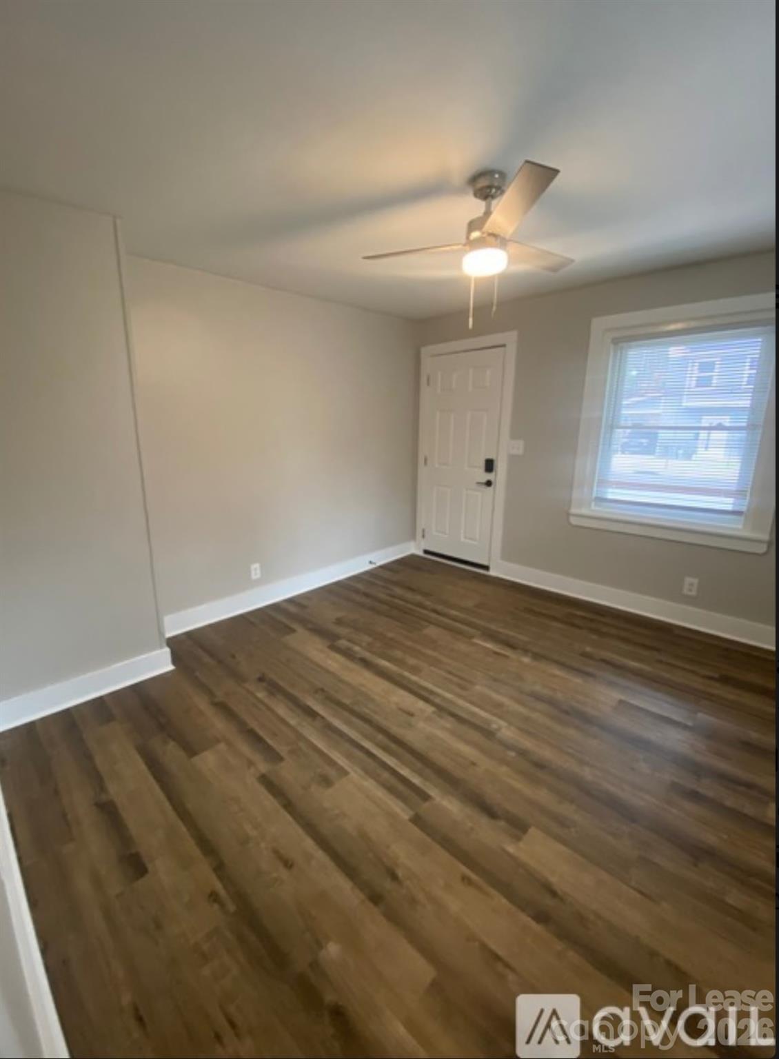 3128/3130 Ridge Avenue Property Photo 6
