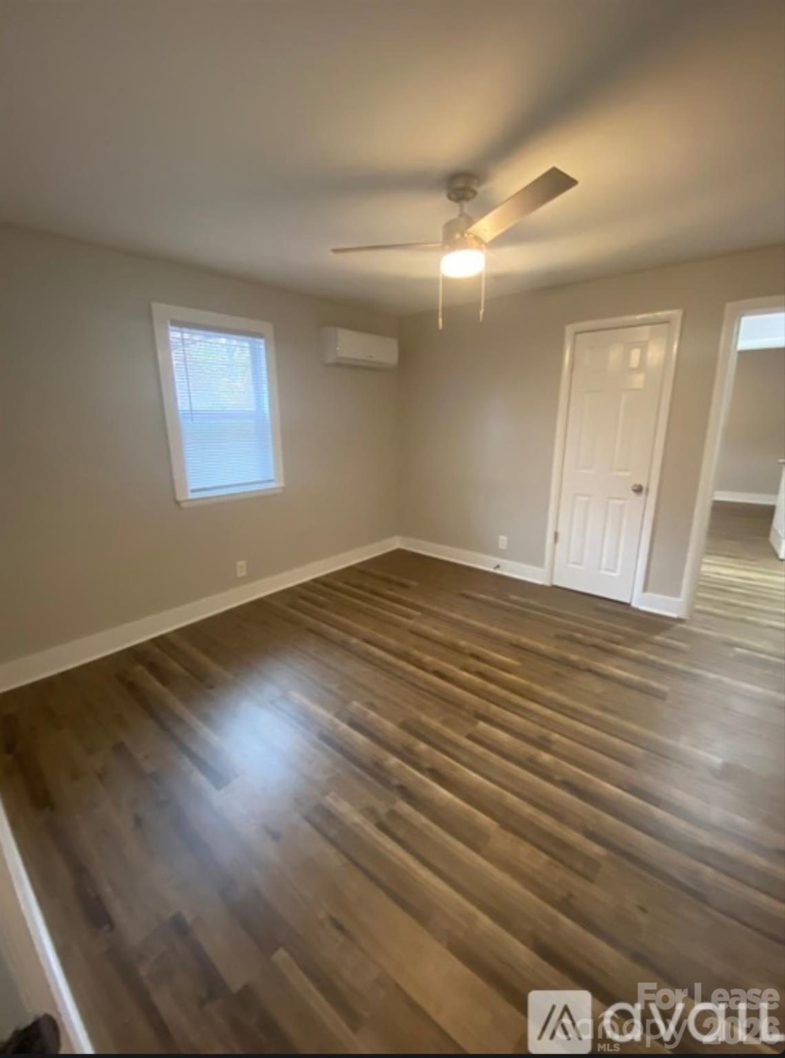 3128/3130 Ridge Avenue Property Photo 7