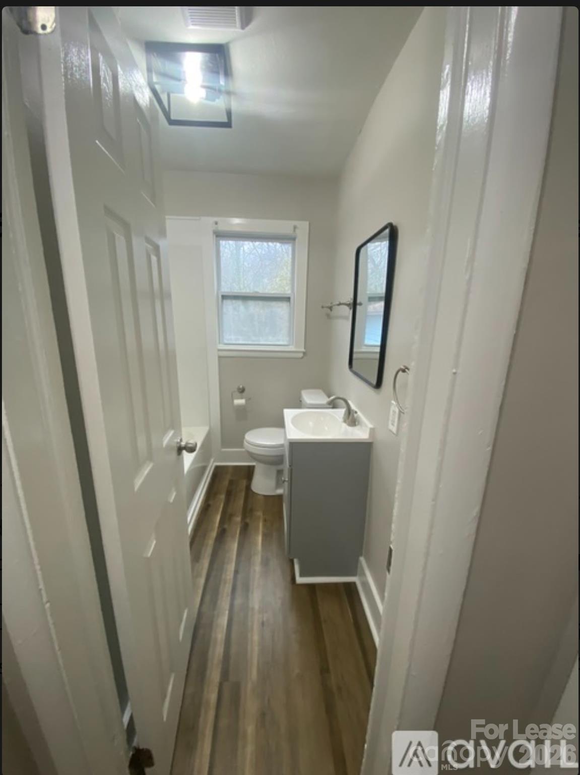 3128/3130 Ridge Avenue Property Photo 10