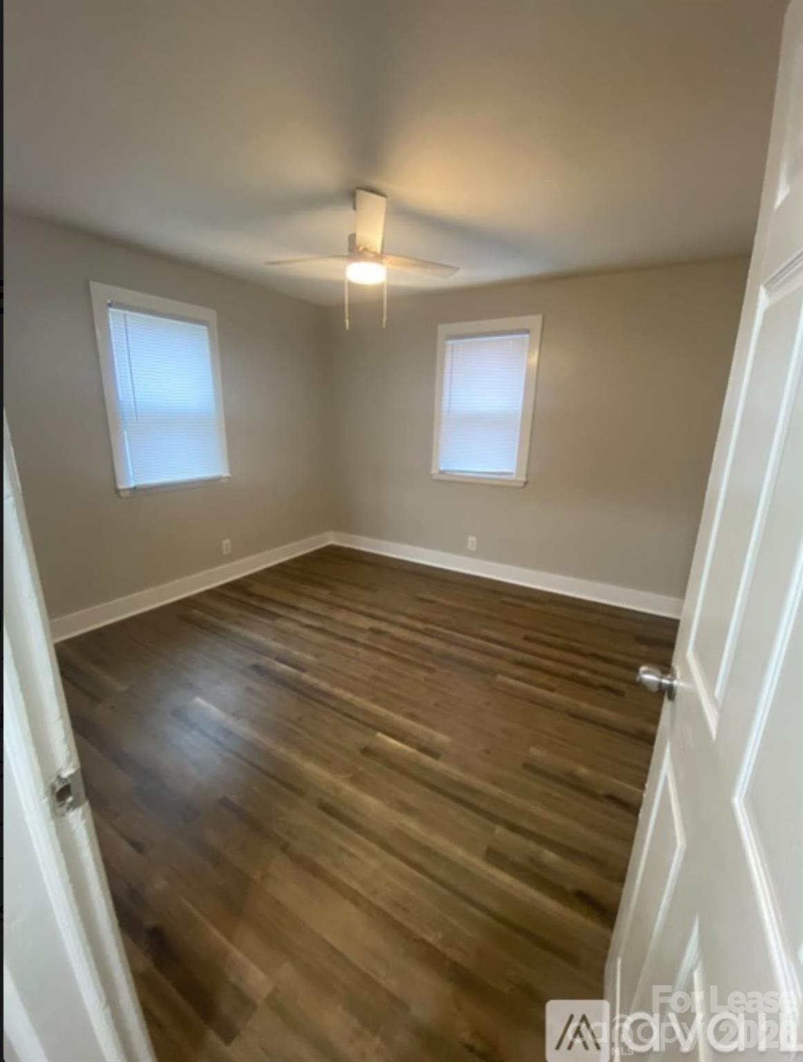 3128/3130 Ridge Avenue Property Photo 11