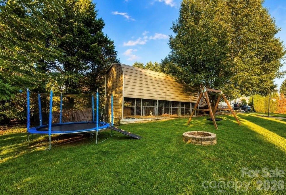 5189 Canary Court Property Photo 4