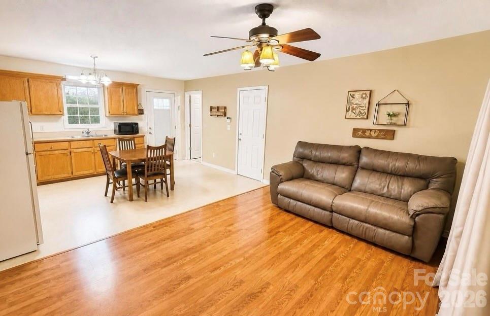 5189 Canary Court Property Photo 6