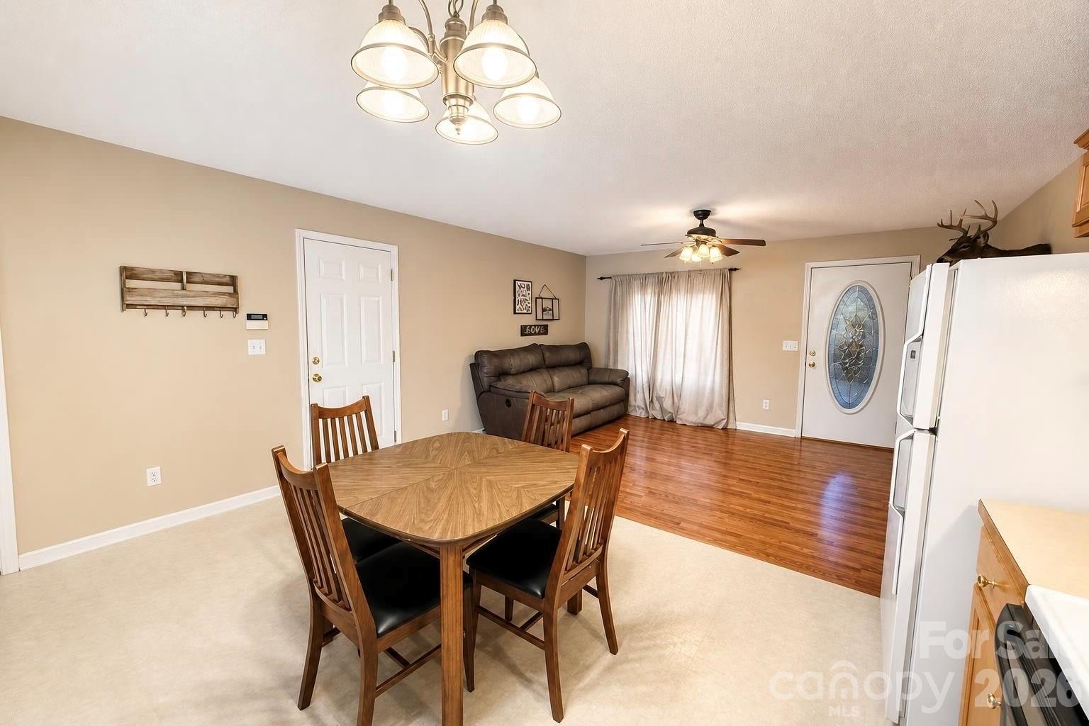 5189 Canary Court Property Photo 8