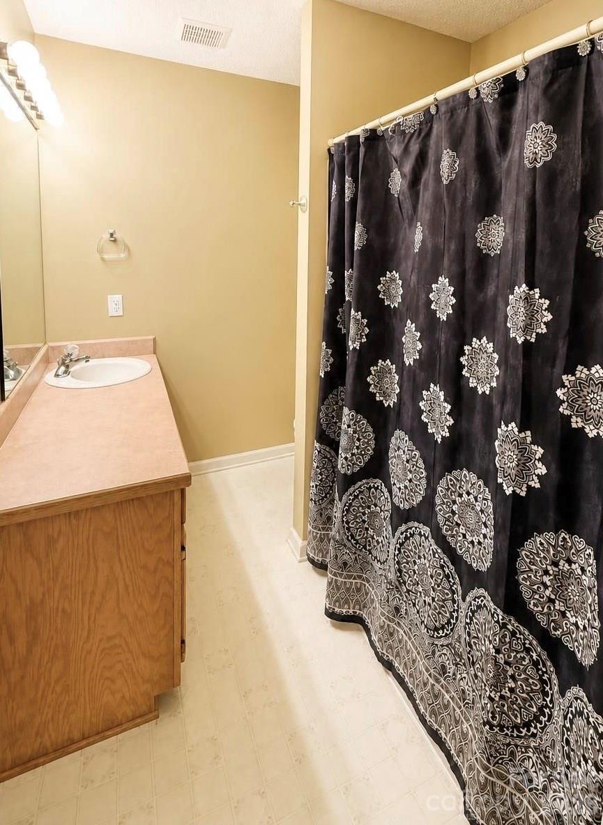 5189 Canary Court Property Photo 13