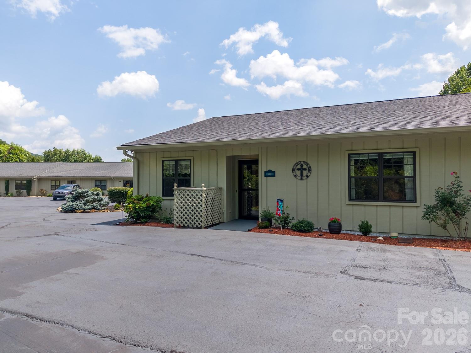16a Willow View Drive Property Photo 2