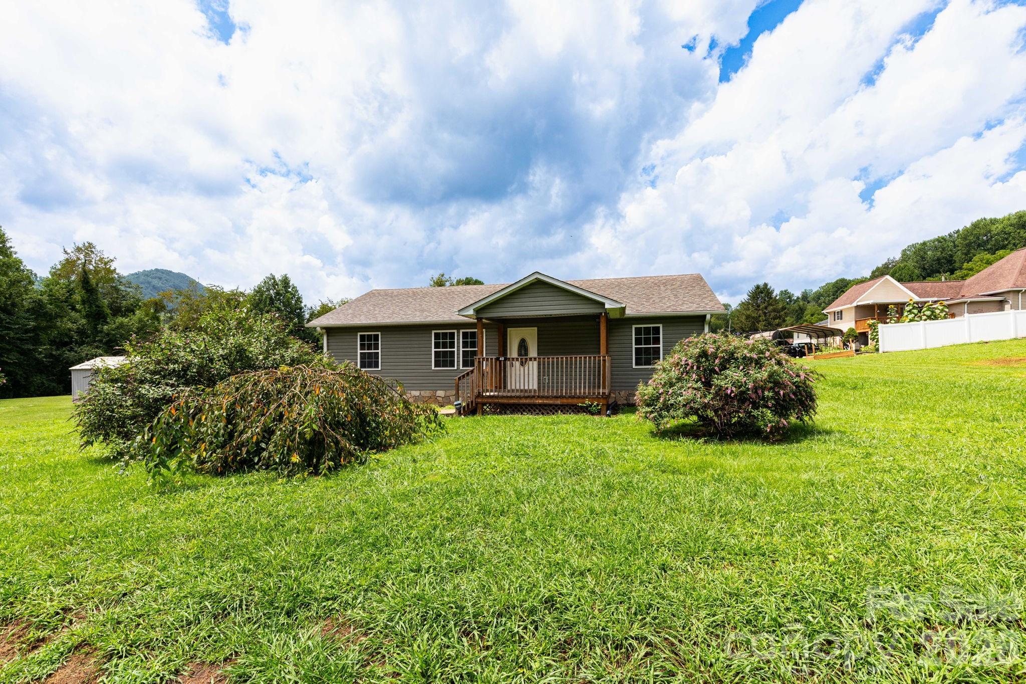 40 Eddie Drive Property Photo 1