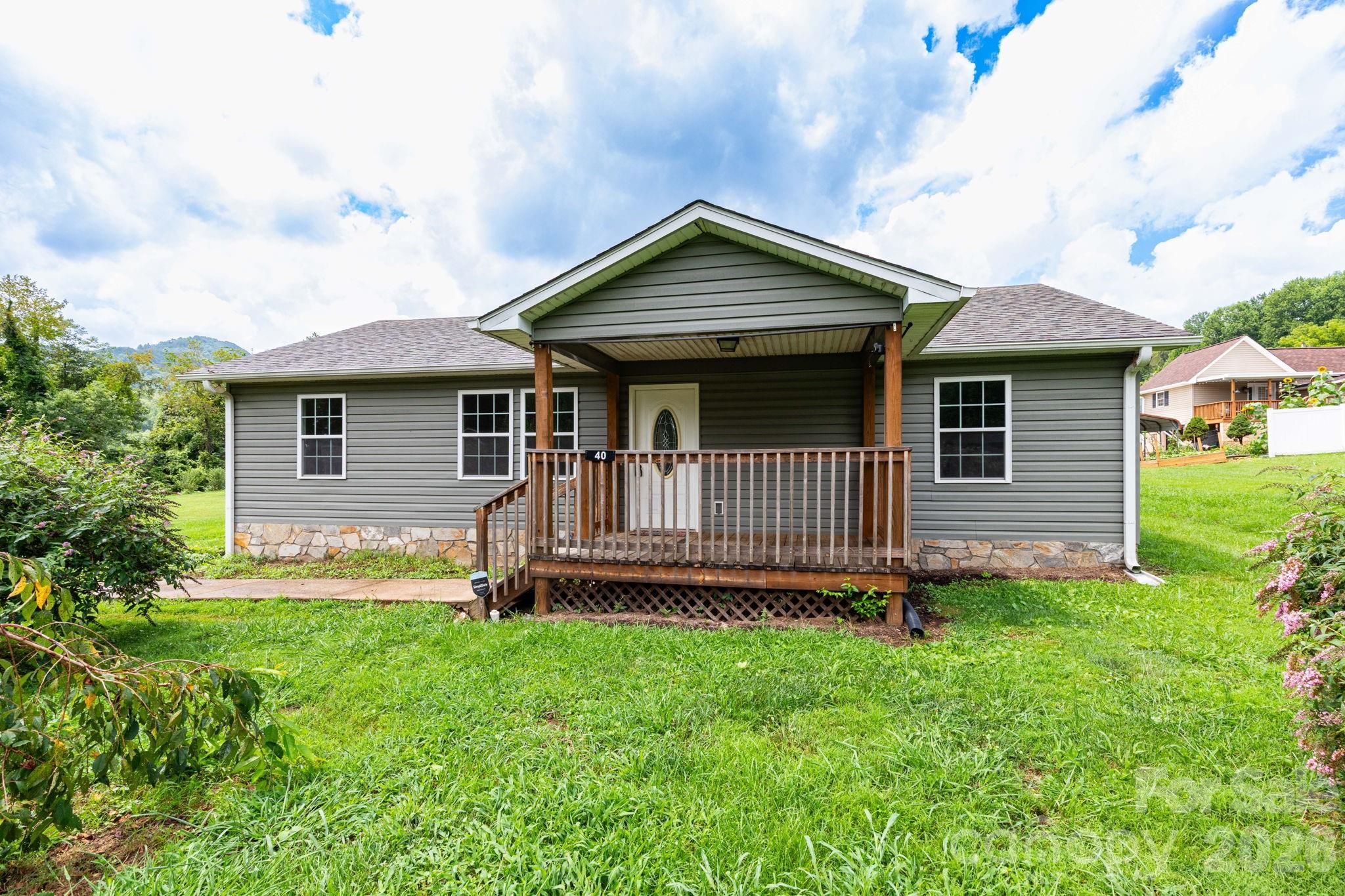 40 Eddie Drive Property Photo 2