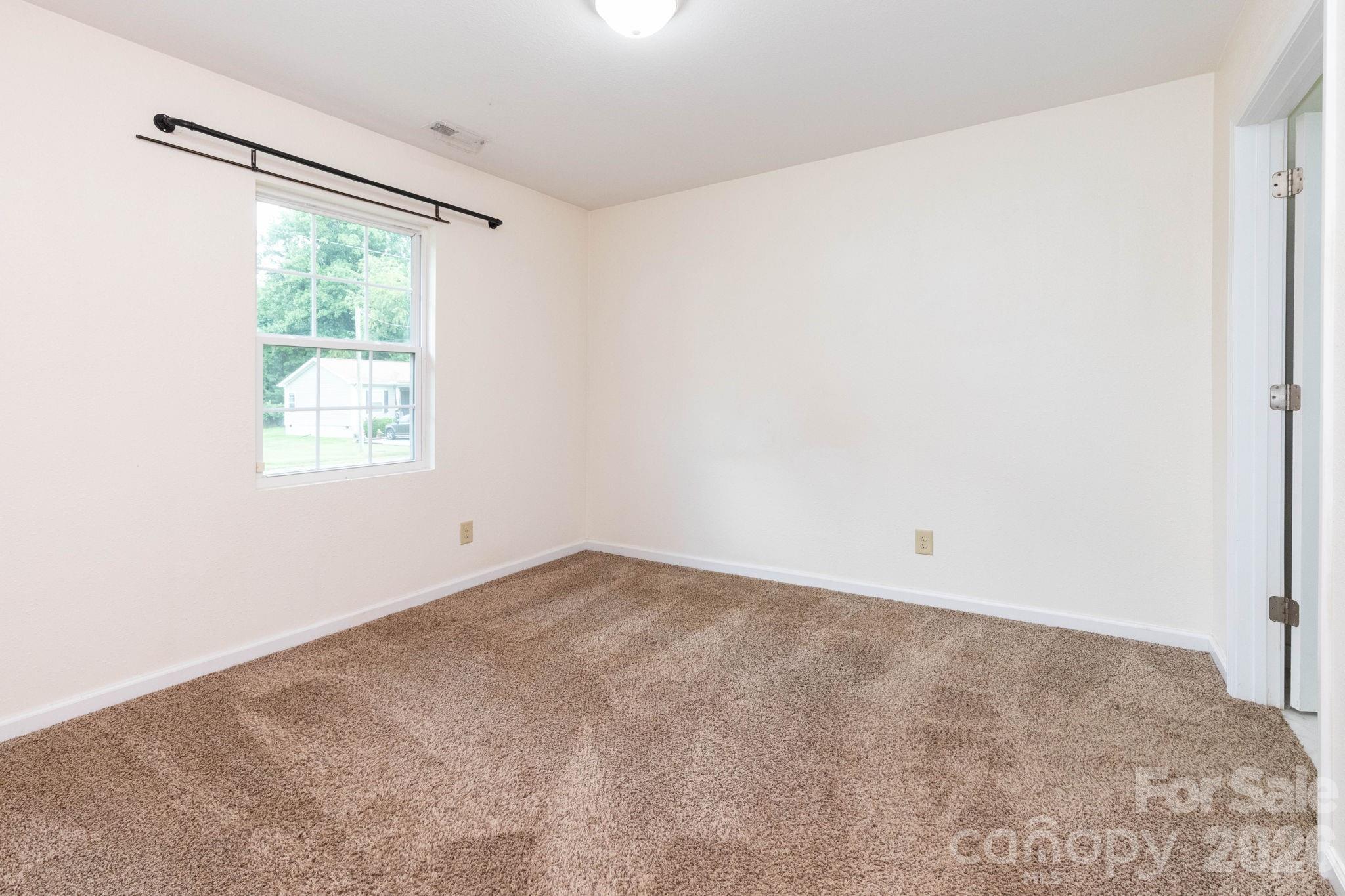 40 Eddie Drive Property Photo 10