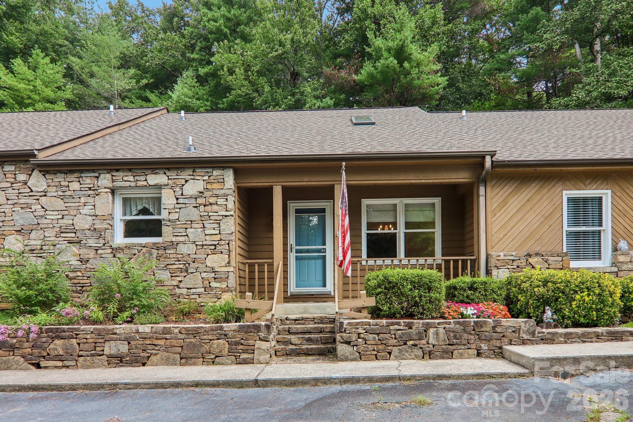 40 Sagebrush Circle Property Photo 1