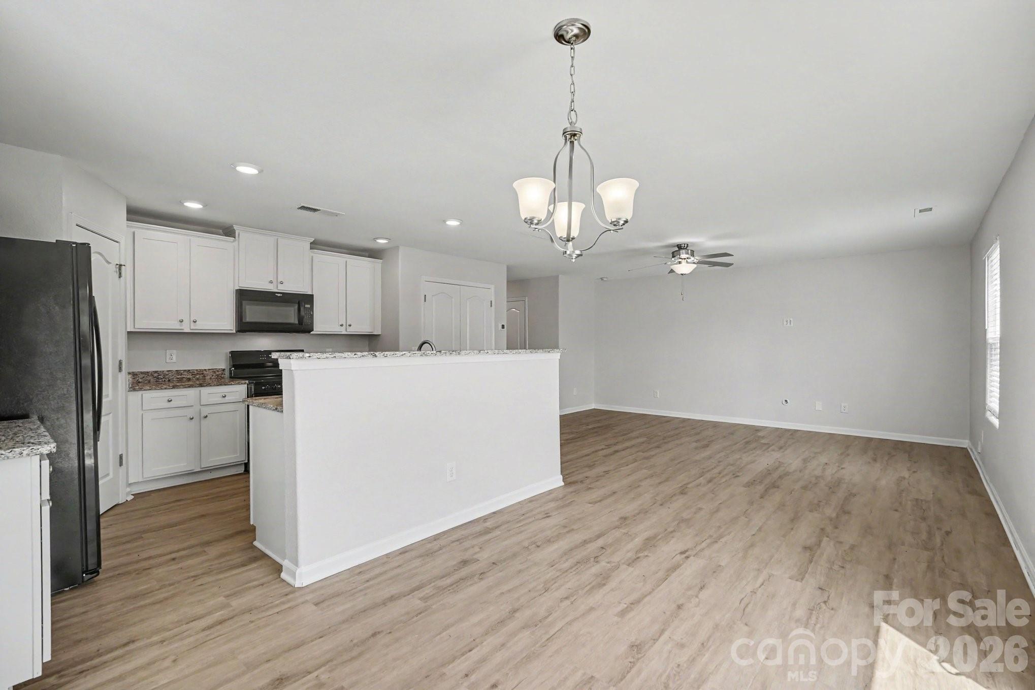 3915 Rosfield Drive Property Photo 4
